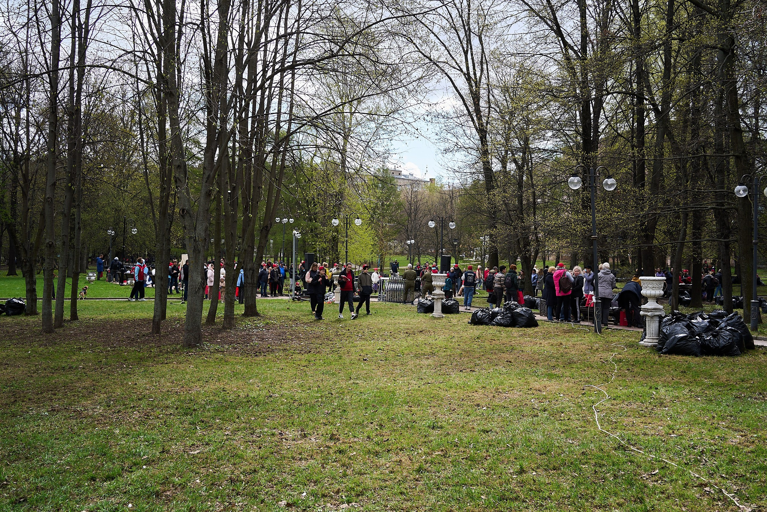 Субботник у Управления делами Мэра и Правительства Москвы. Фотограф и Видеограф в Москве. Олег Корушев