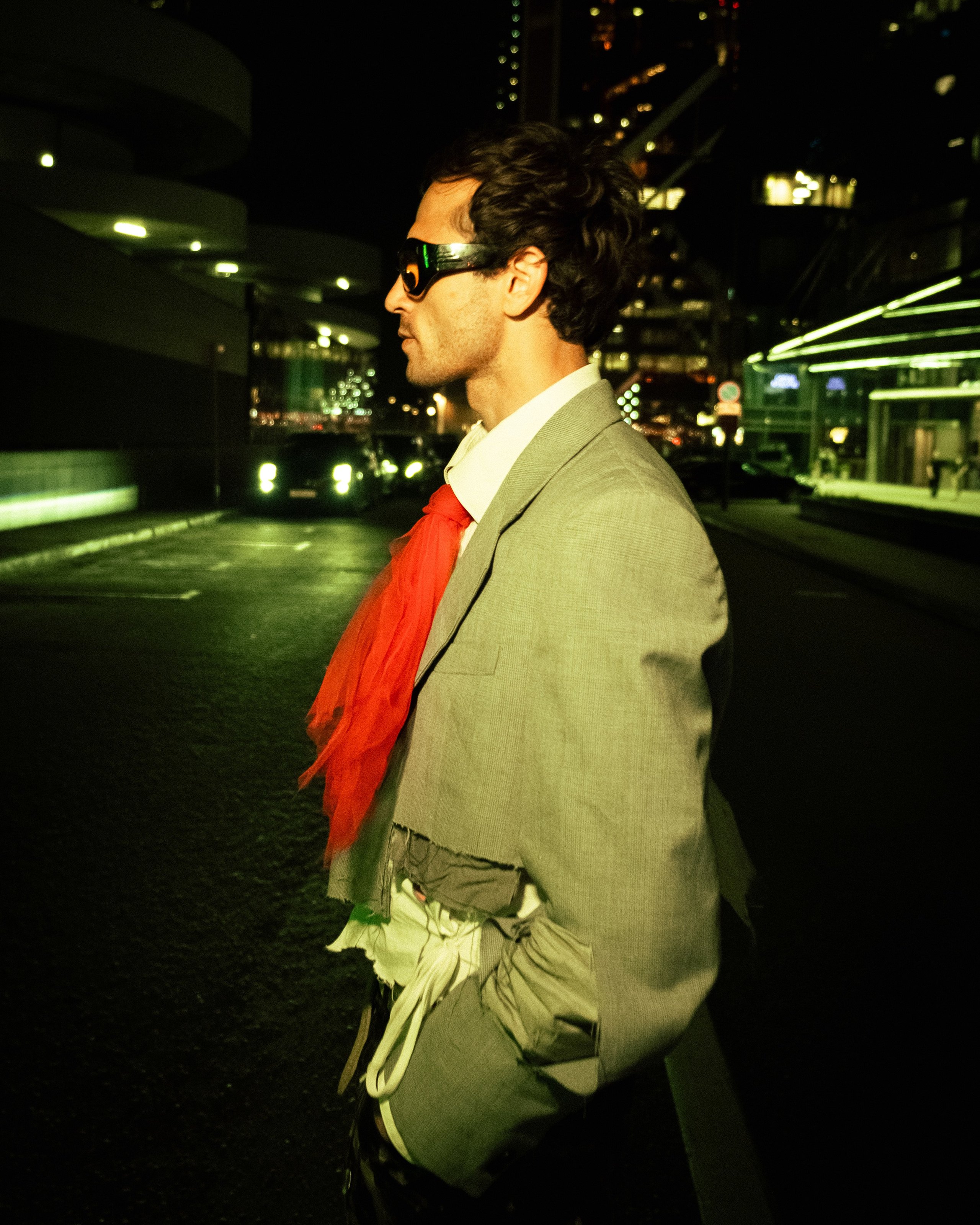 Individuali di ripresa. Fotografo a Mosca con un’atmosfera notturna di foto