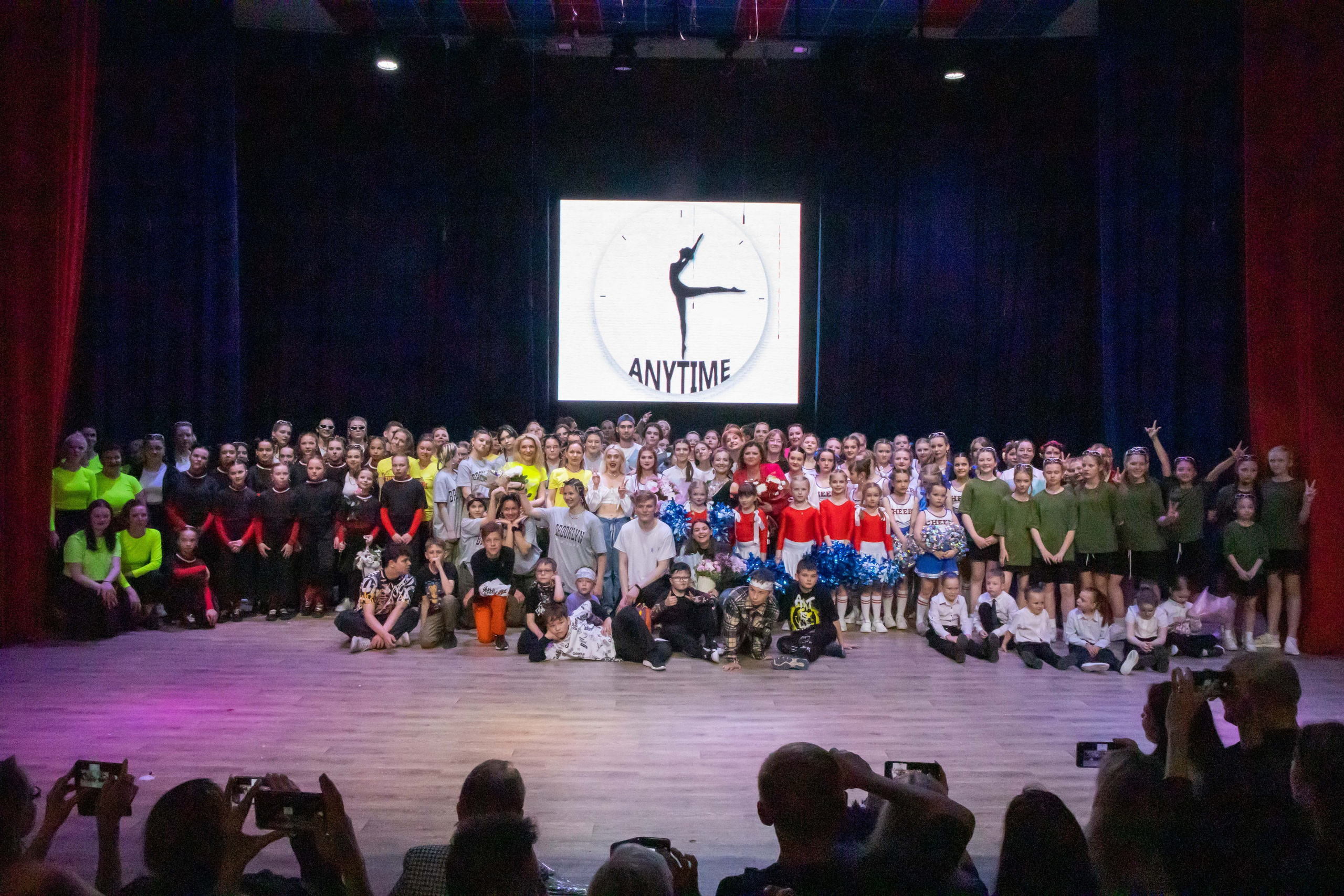 Танцевальное выступление. Свадебный фотограф в городе Подольск МО и Москва Крылова Ирина