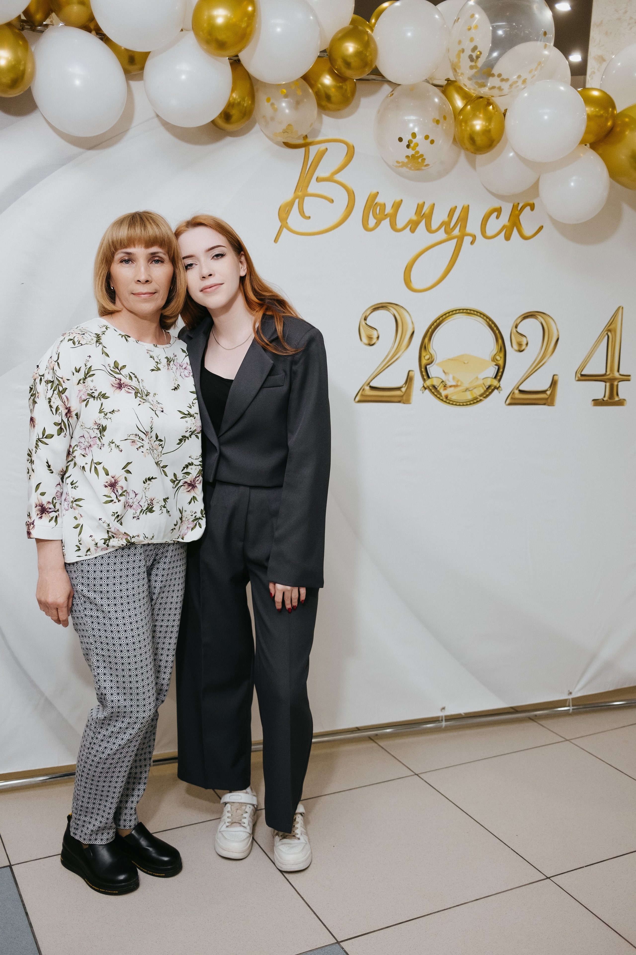 Выпускной 11 класс школы № 30. Свадебный и репортажной фотограф Денис Ожигин в Краснодаре и Краснодарском крае