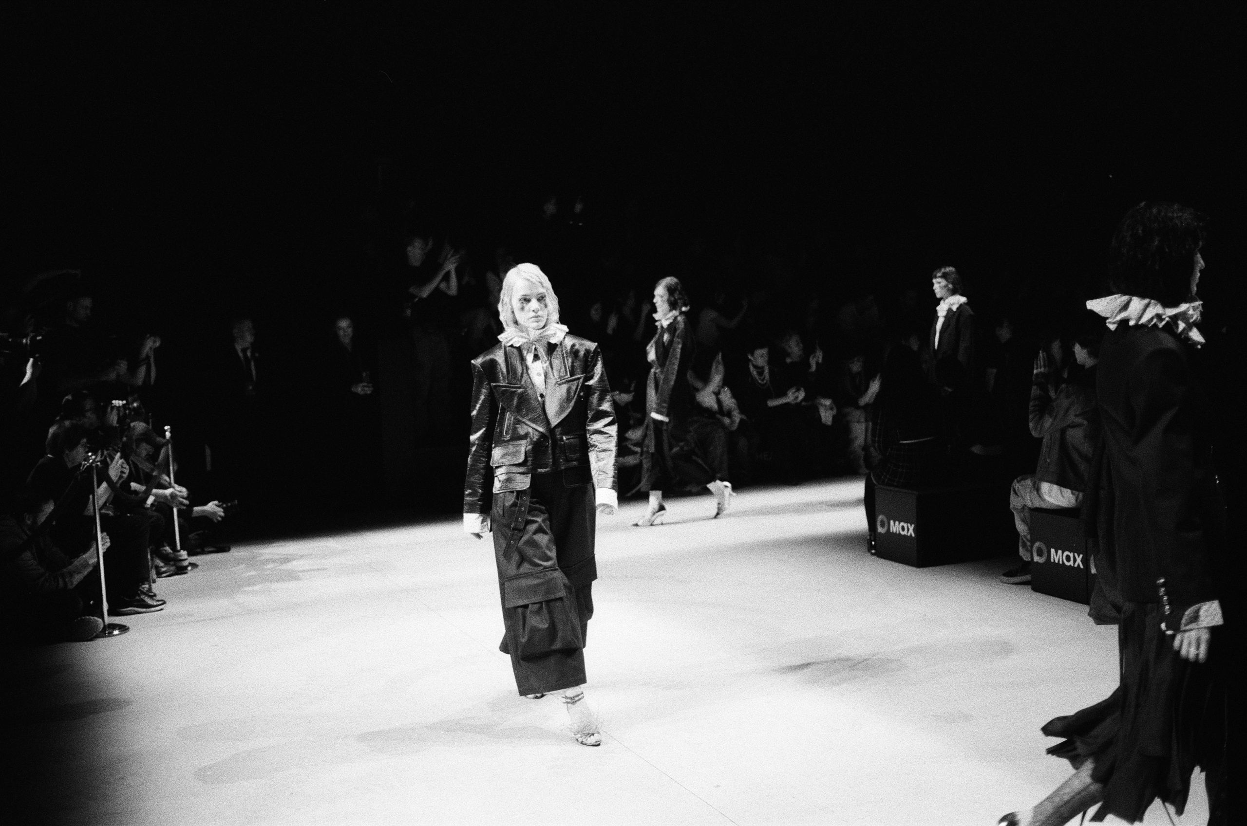 День 2. Плёночный фотограф Москва, Саша Звук