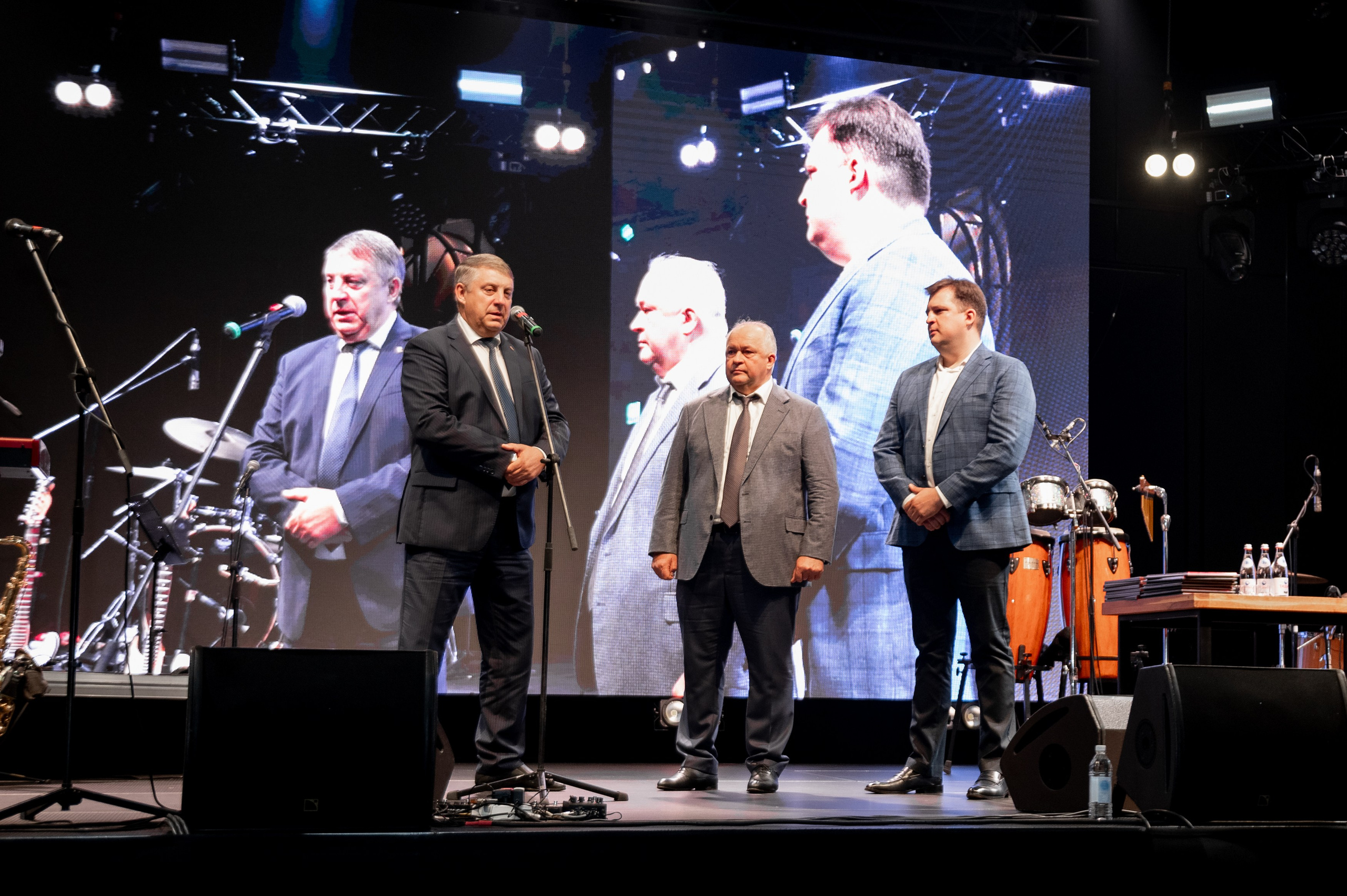 20 лет Дятьково мебель. Свадебный, семейный и репортажный фотограф. Брянск. Эльвира Голенкова