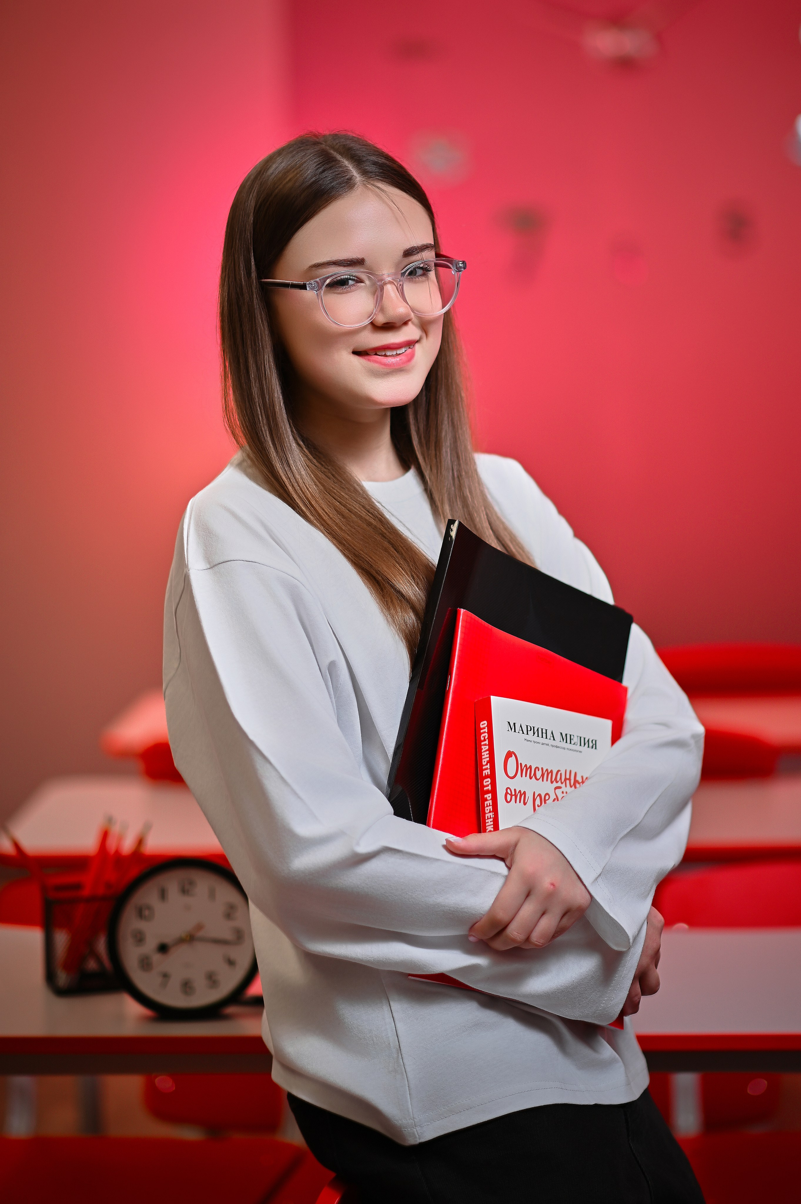 Фотосессия в школе. Выпускной альбом в 4 классе. Начальная школа, выпускной альбом 4 класса. Стильная школьная фотосессия. Фотосессия школьников в школе