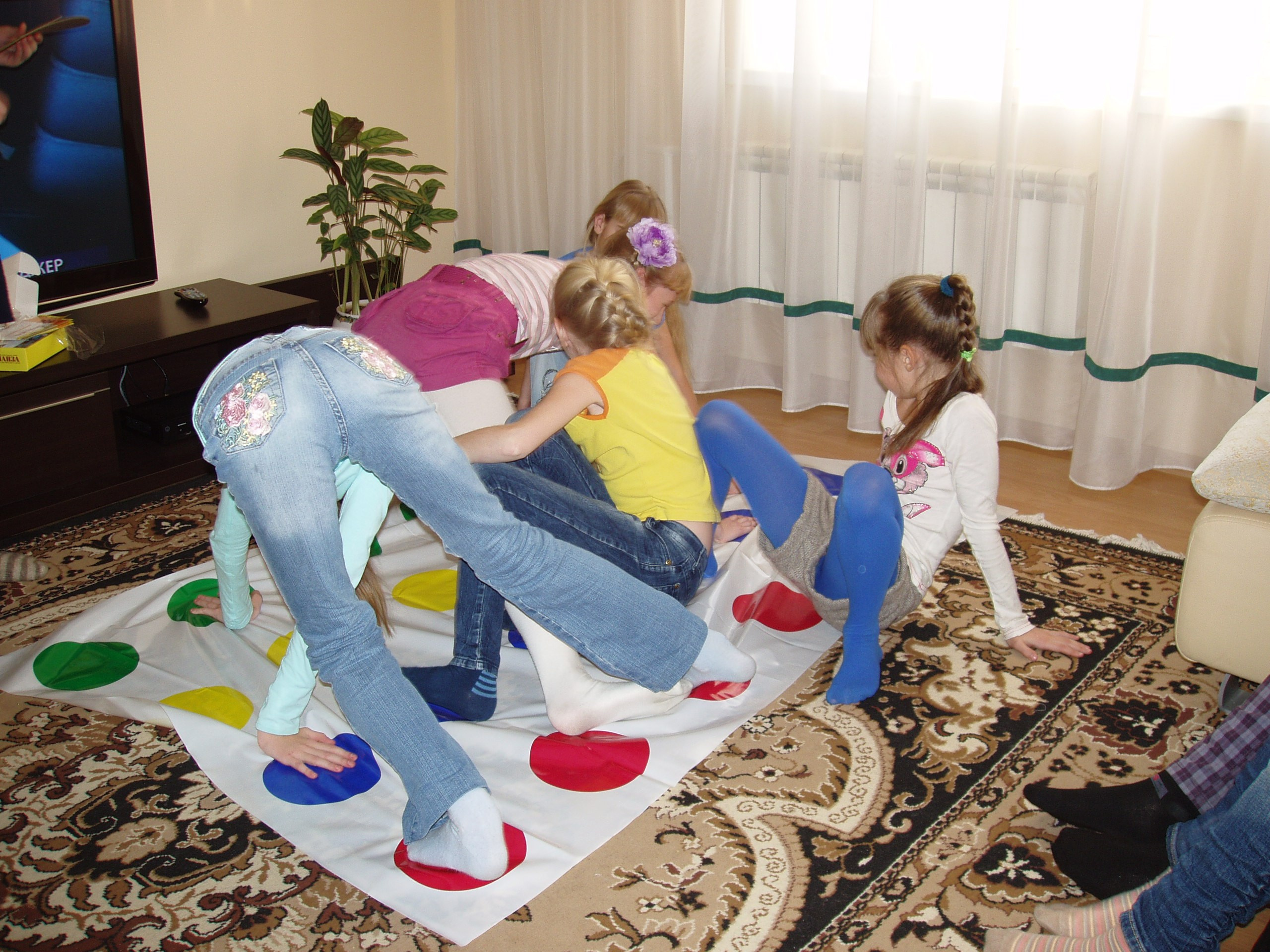 Катя ДР 12 лет Дома + Спортекс 04.12.2011. Семейный, Свадебный фотограф СПБ Питер— Романова Екатерина