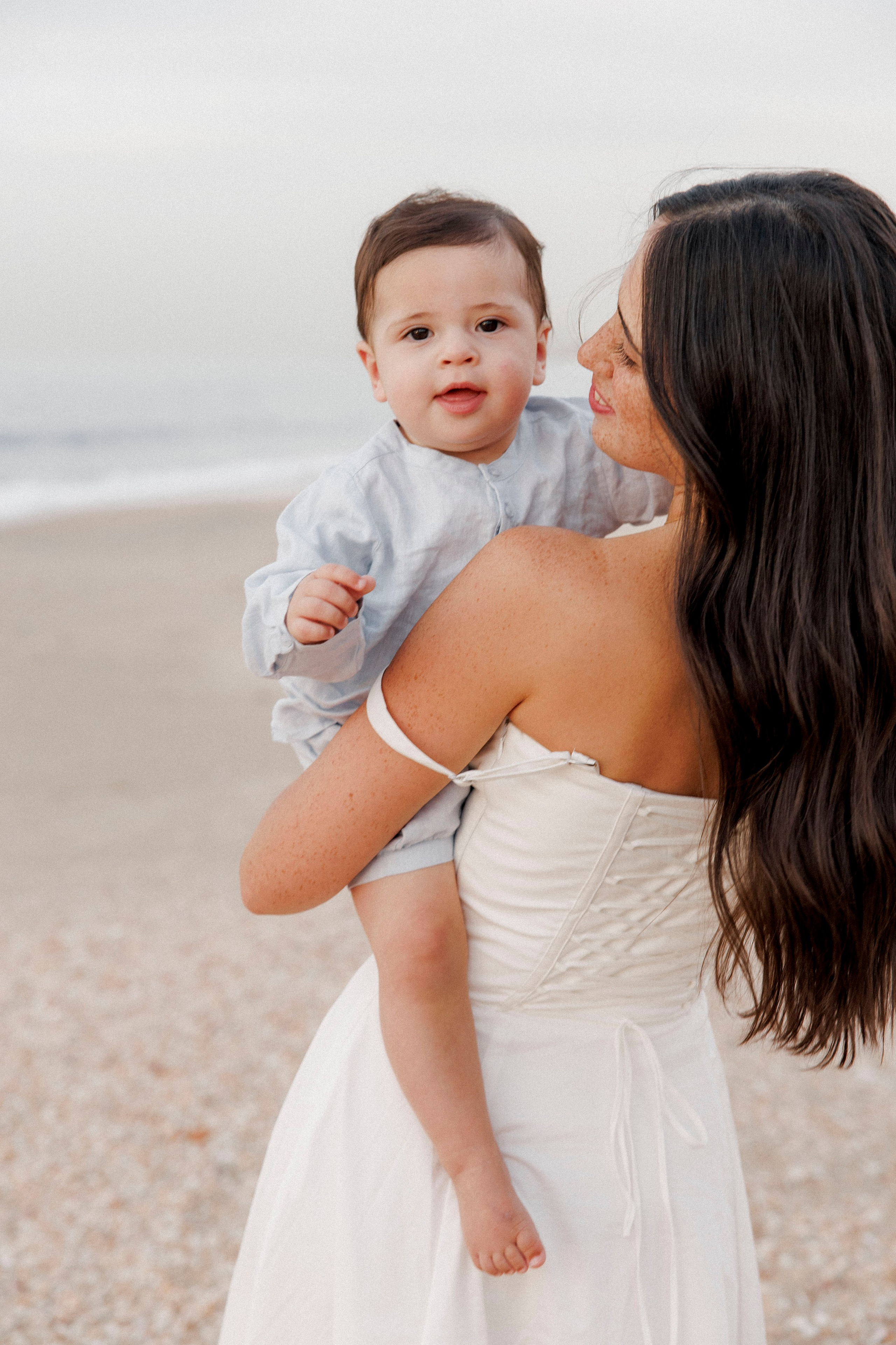 First year family photos near the sea. Главная