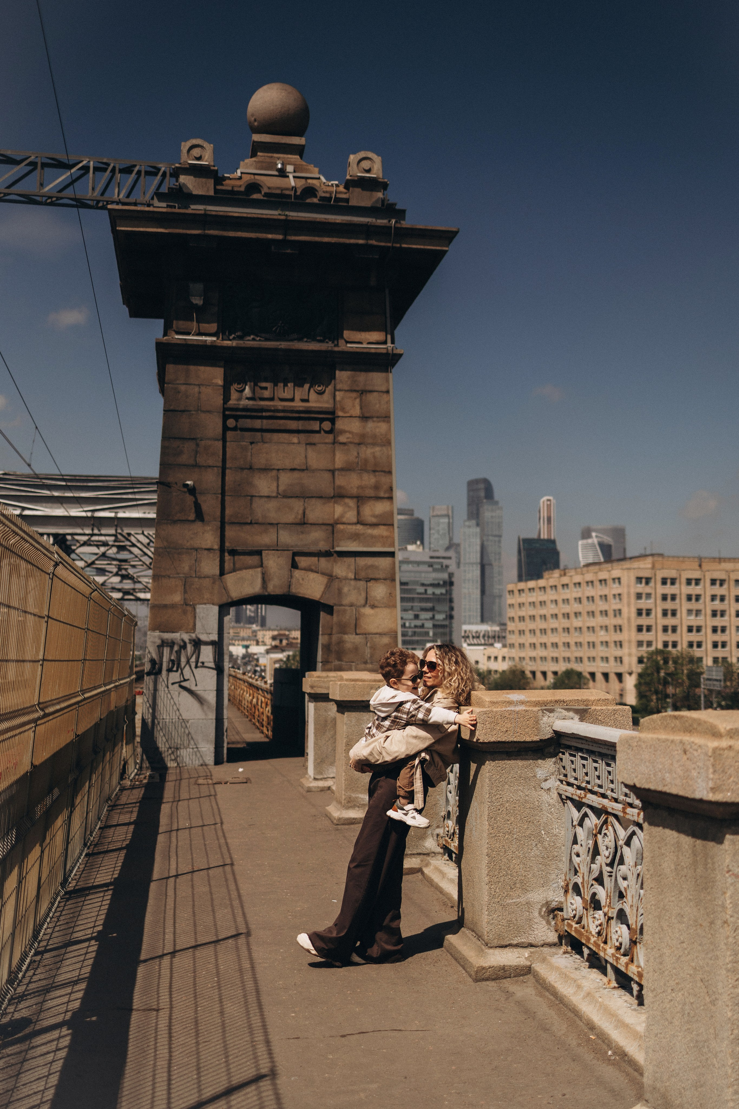 Женя и Яша, Бережковский мост. Семейный фотограф в Москве Марина Петра