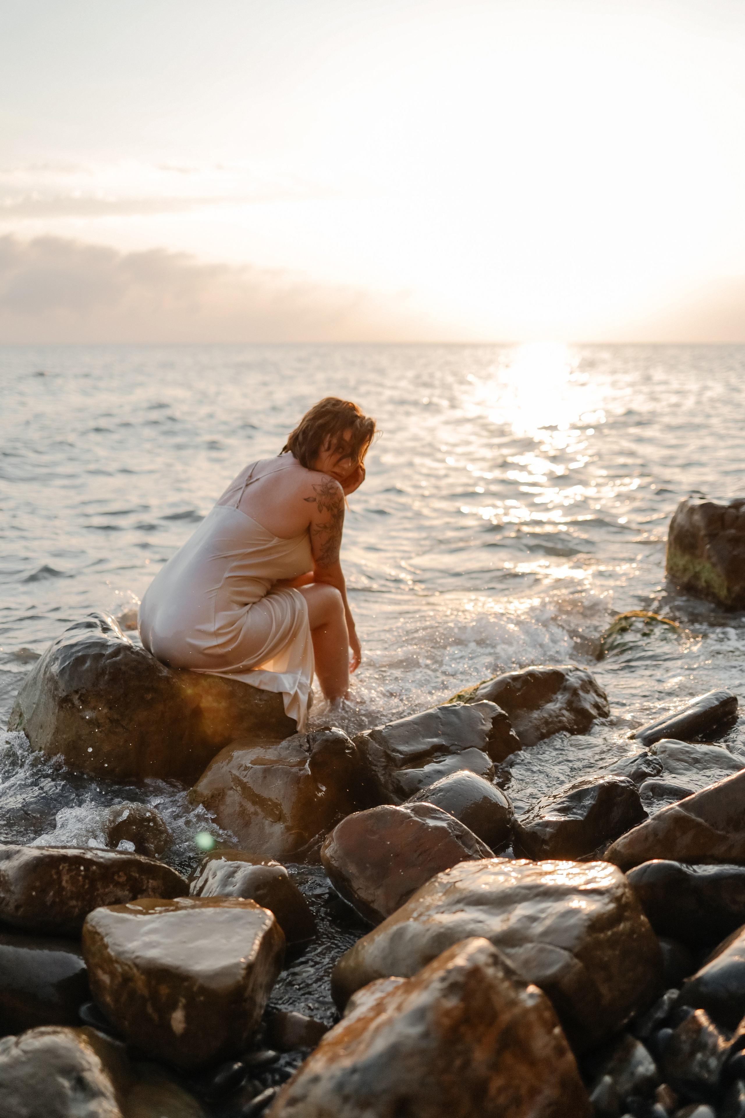 История любви на живописных скалах. Семейный и портретный фотограф в Геленджике Любовь Бодрова