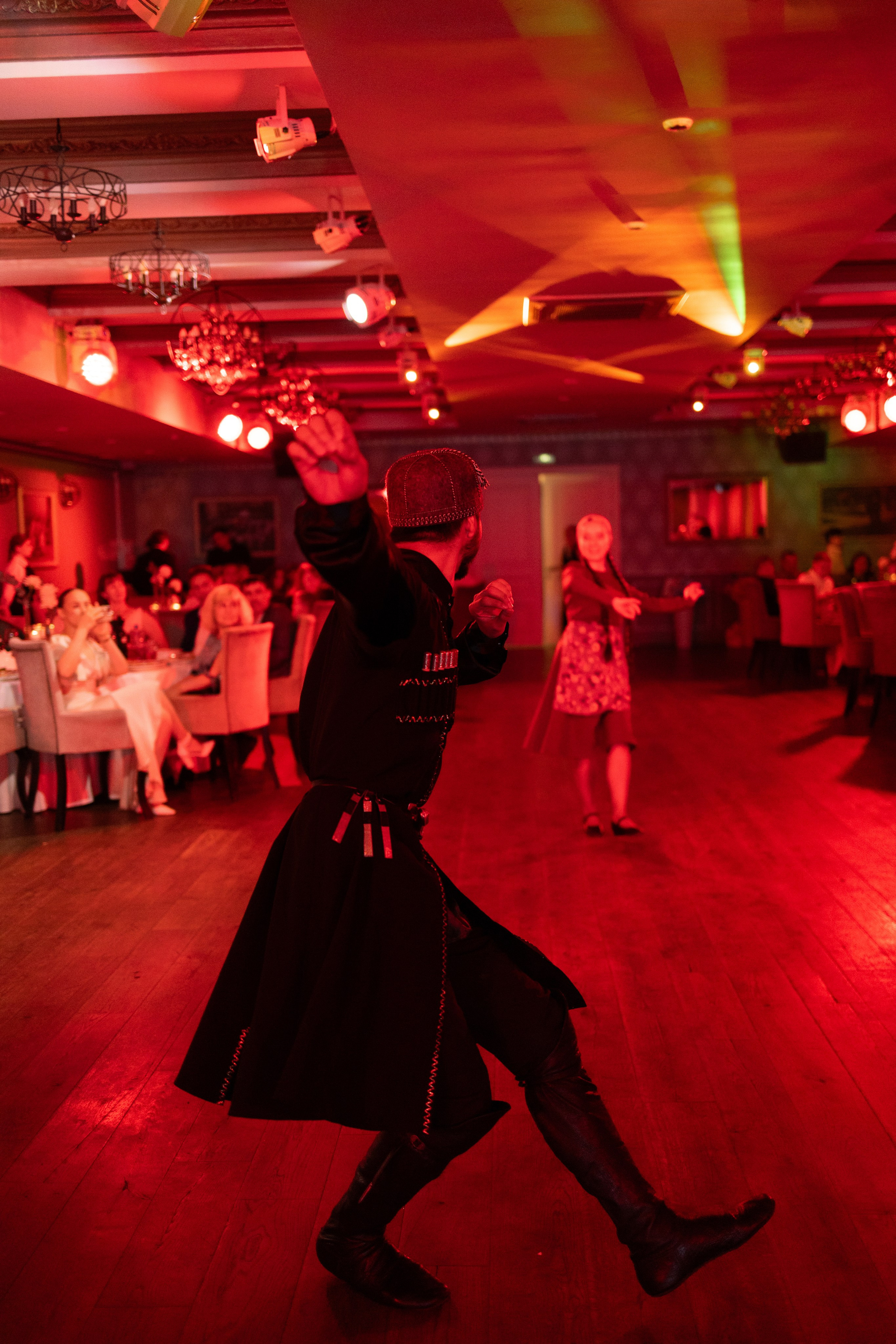 И в конце вечера мы выпьем шампанское за наш день