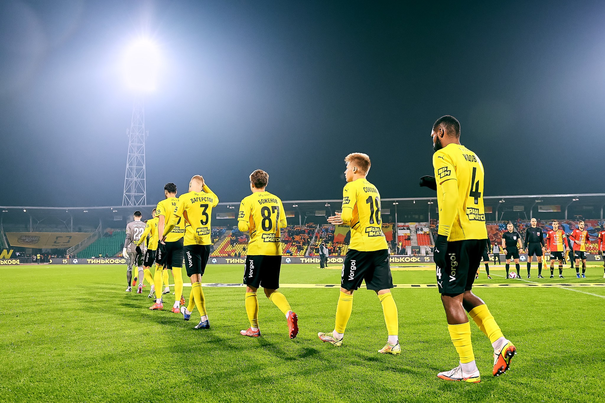 Спортивный фотограф Сергей Иванов — выход футбольной команды на поле