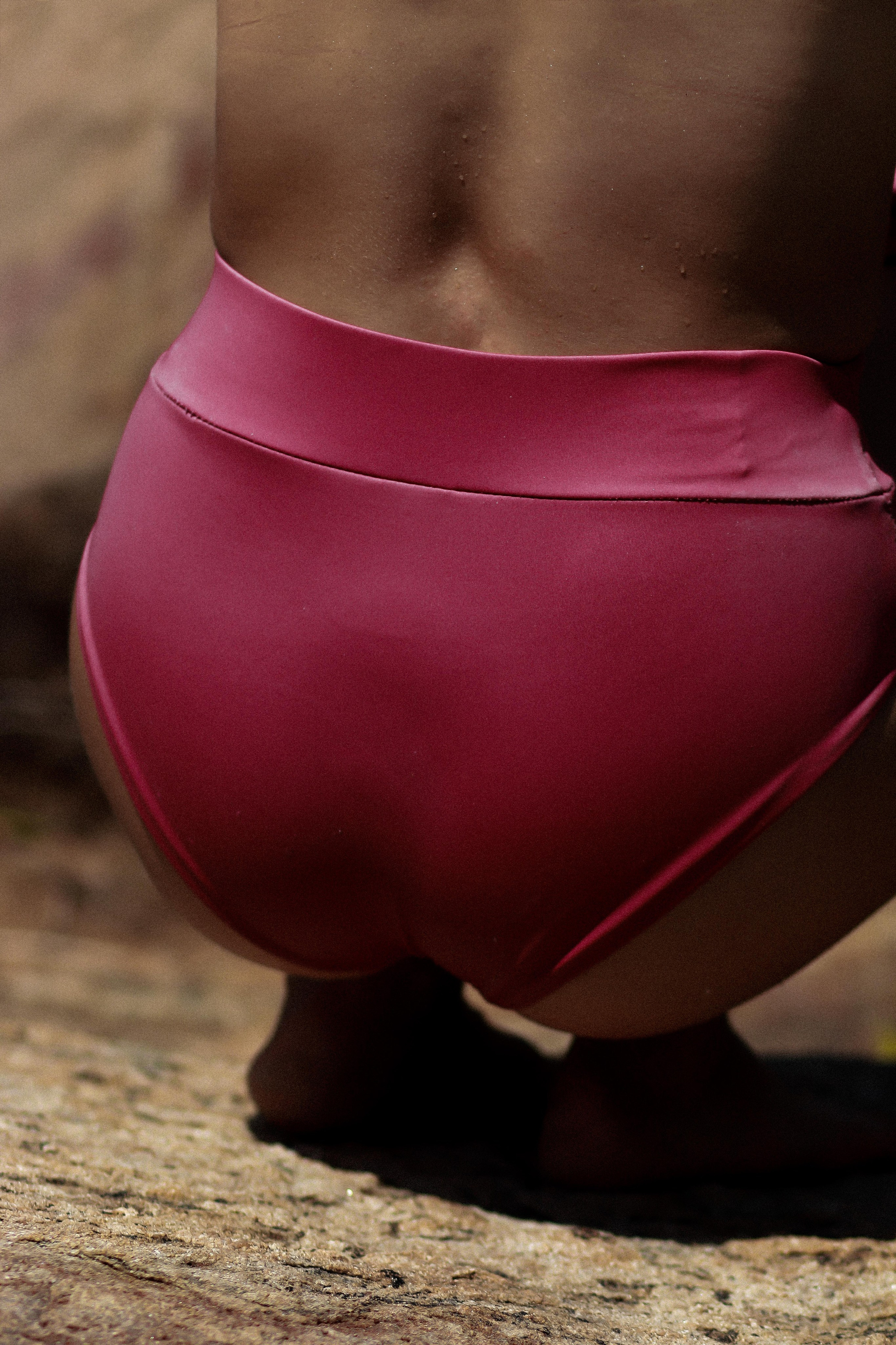 Коллекция купальников для серфинга. Фотограф на Шри-Ланке