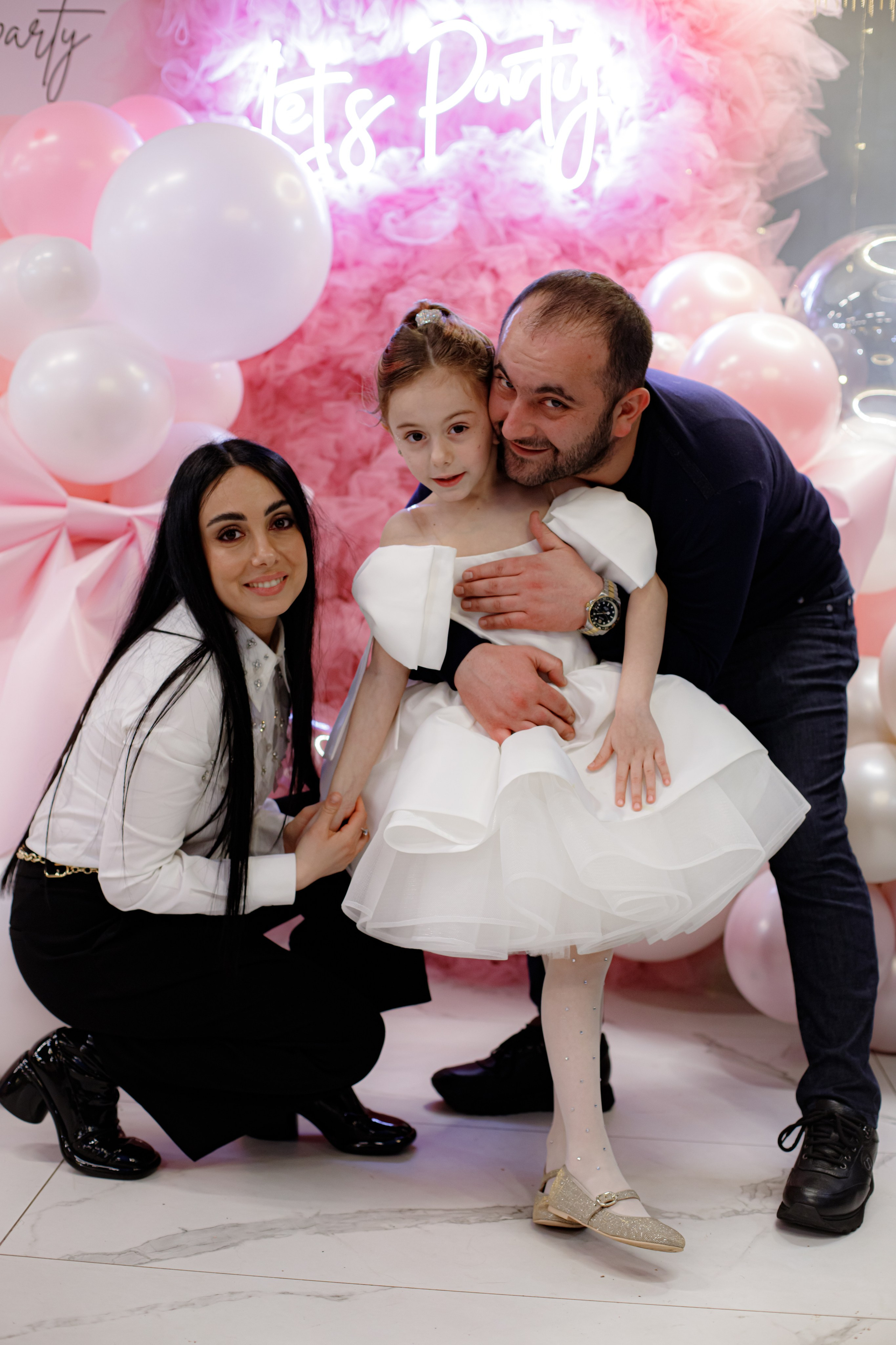 ASIA'S BIRTHDAY PARTY. Photokarish