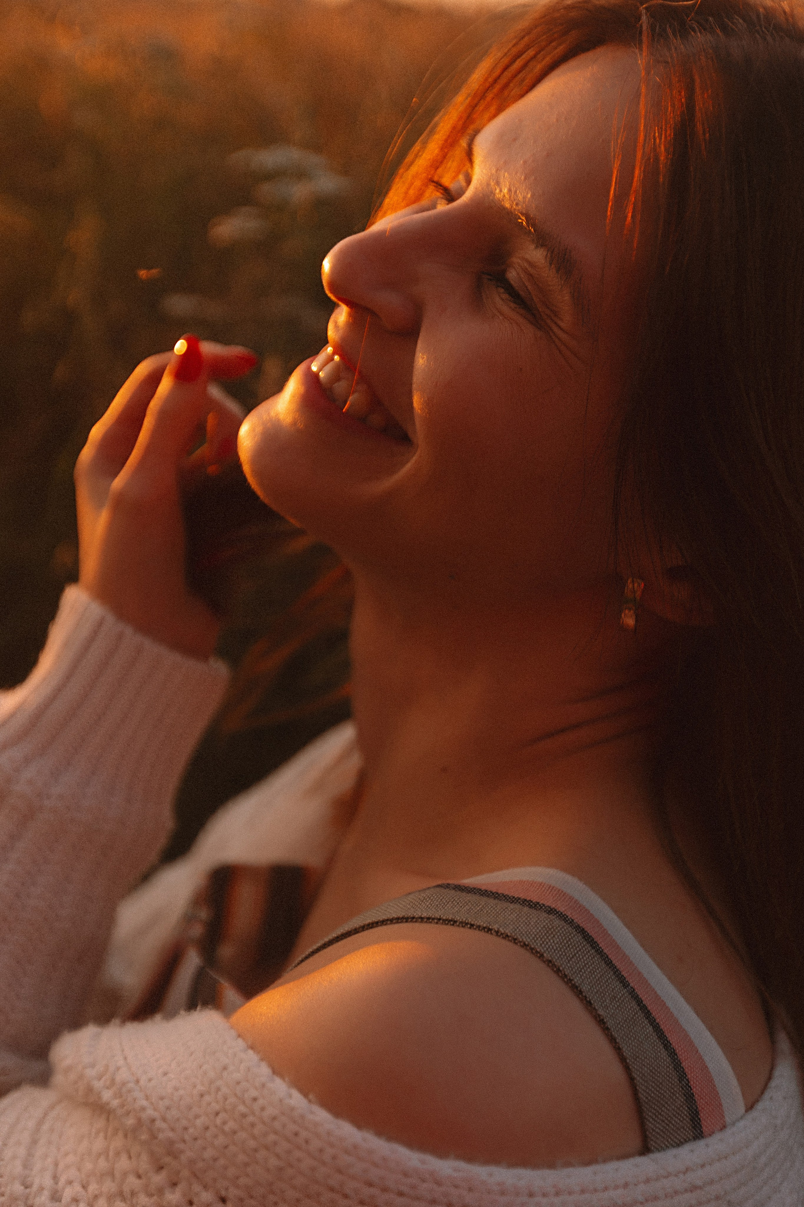 Поле love story на закате. Семейный фотограф Тюмень, фотограф на роды Салмина Мария