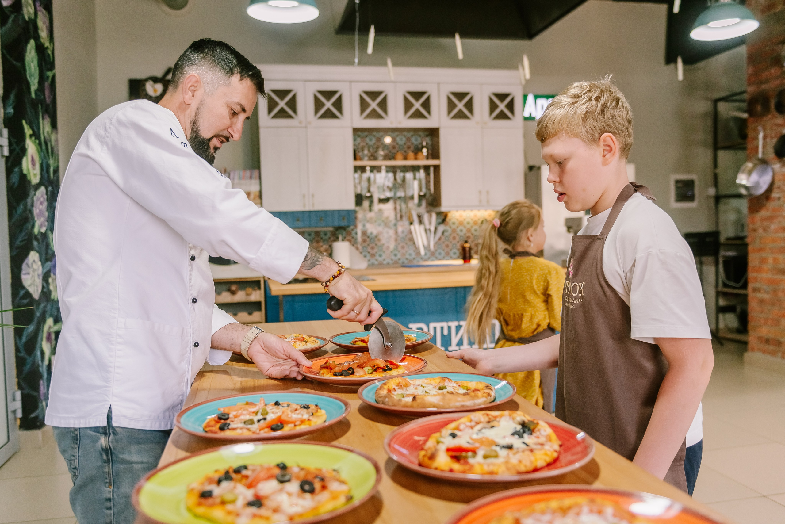 Инклюзивная кухня добра в Артишок 30. 07.35. Детский фотограф, семейный фотограф и репортажи в Кемерово
