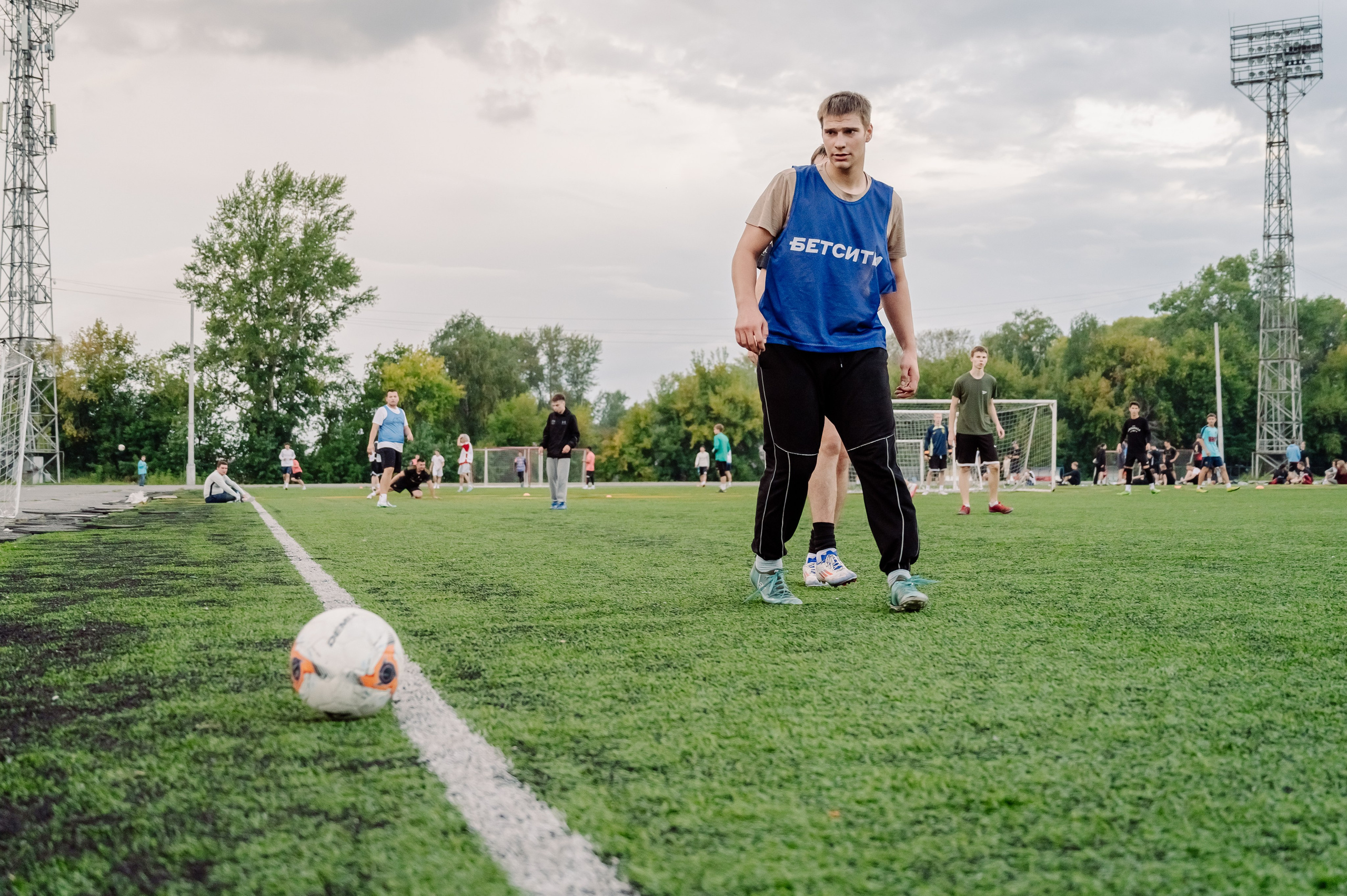 Футбол в Шахтёре 08.2025. Детский фотограф, семейный фотограф и репортажи в Кемерово