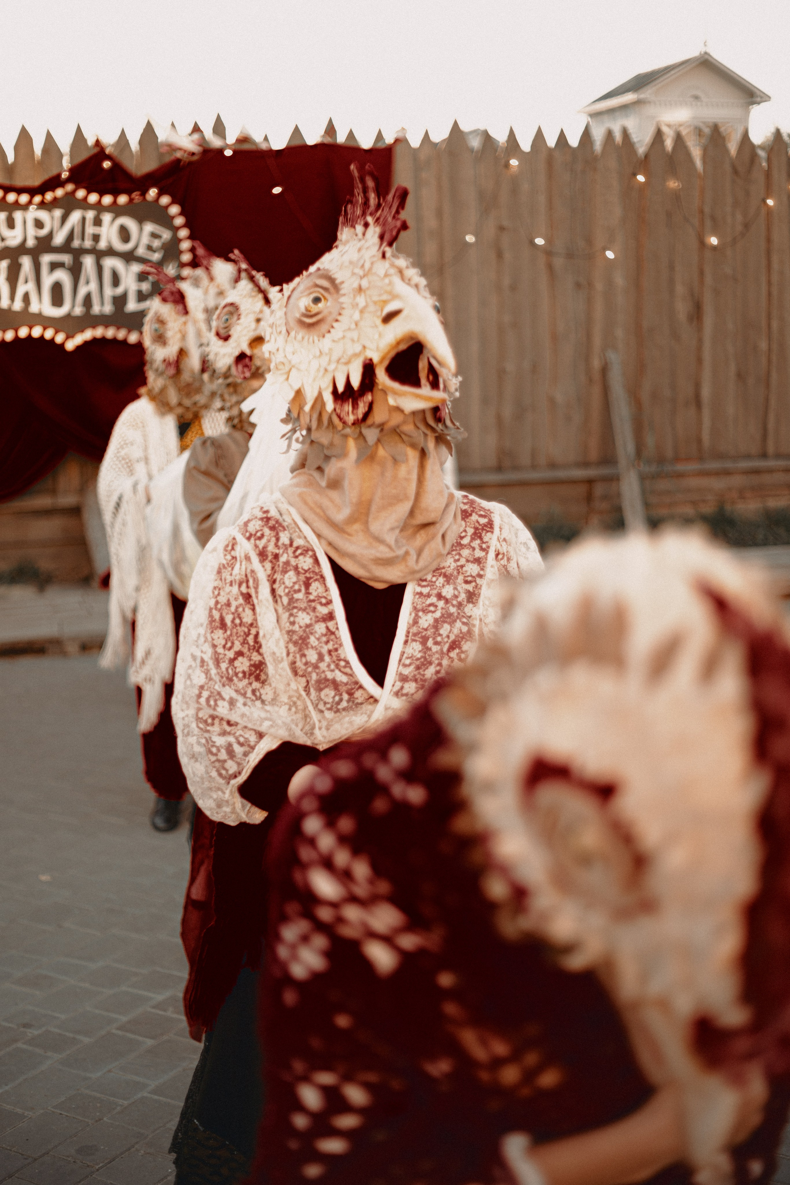 Спектакль «Куриное кабаре» от Свободного молодежного театра | Тобольск. Арт-фотограф Крис Л. в Тобольске: портрет, семейные, свадьбы