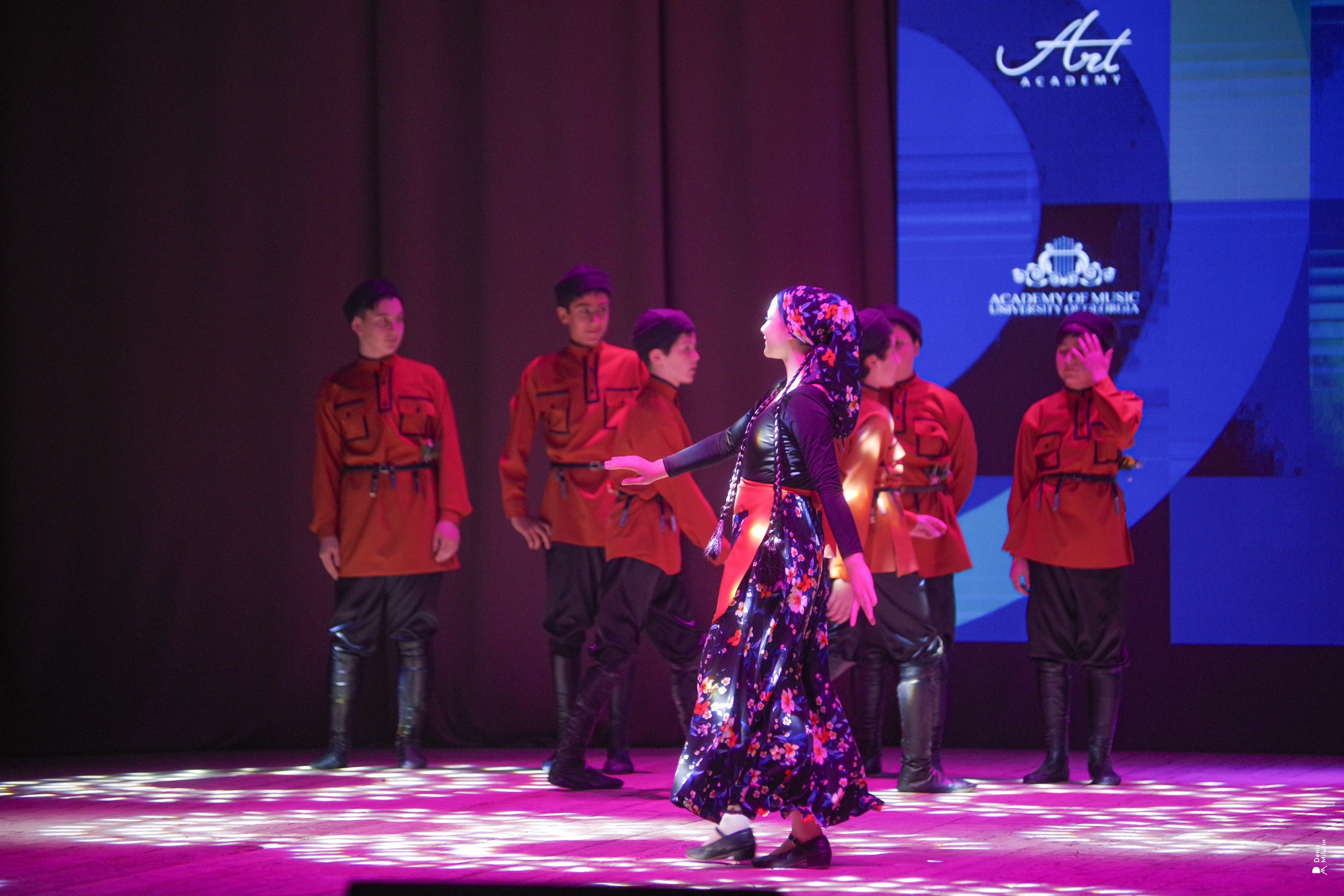 Танцы в Хоби. Портретный фотограф Денис Милютин