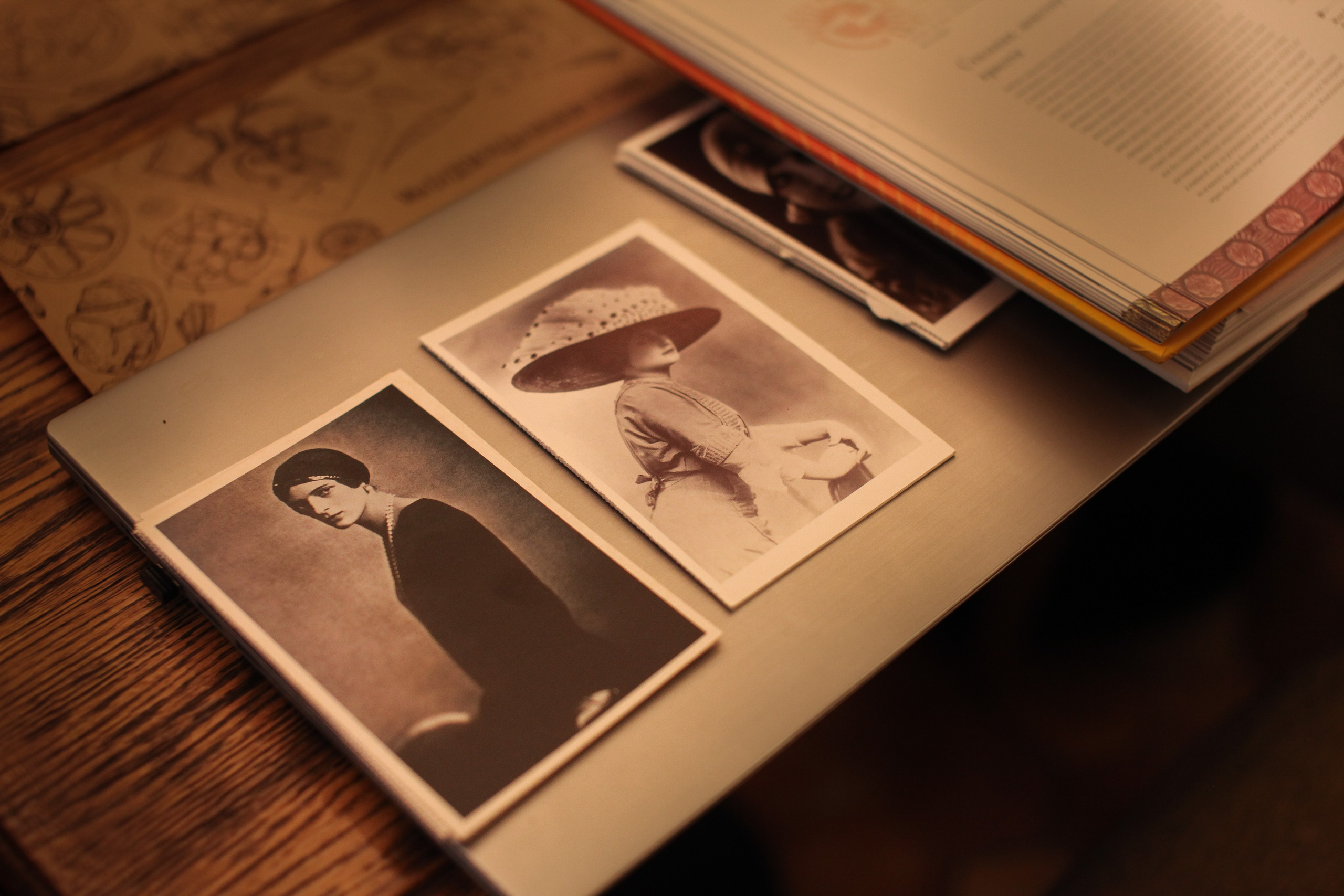 Праздники, лекции, культурные встречи, бранчи. Двойняшки-фотографы Анна и Анастасия в Санкт-Петербурге