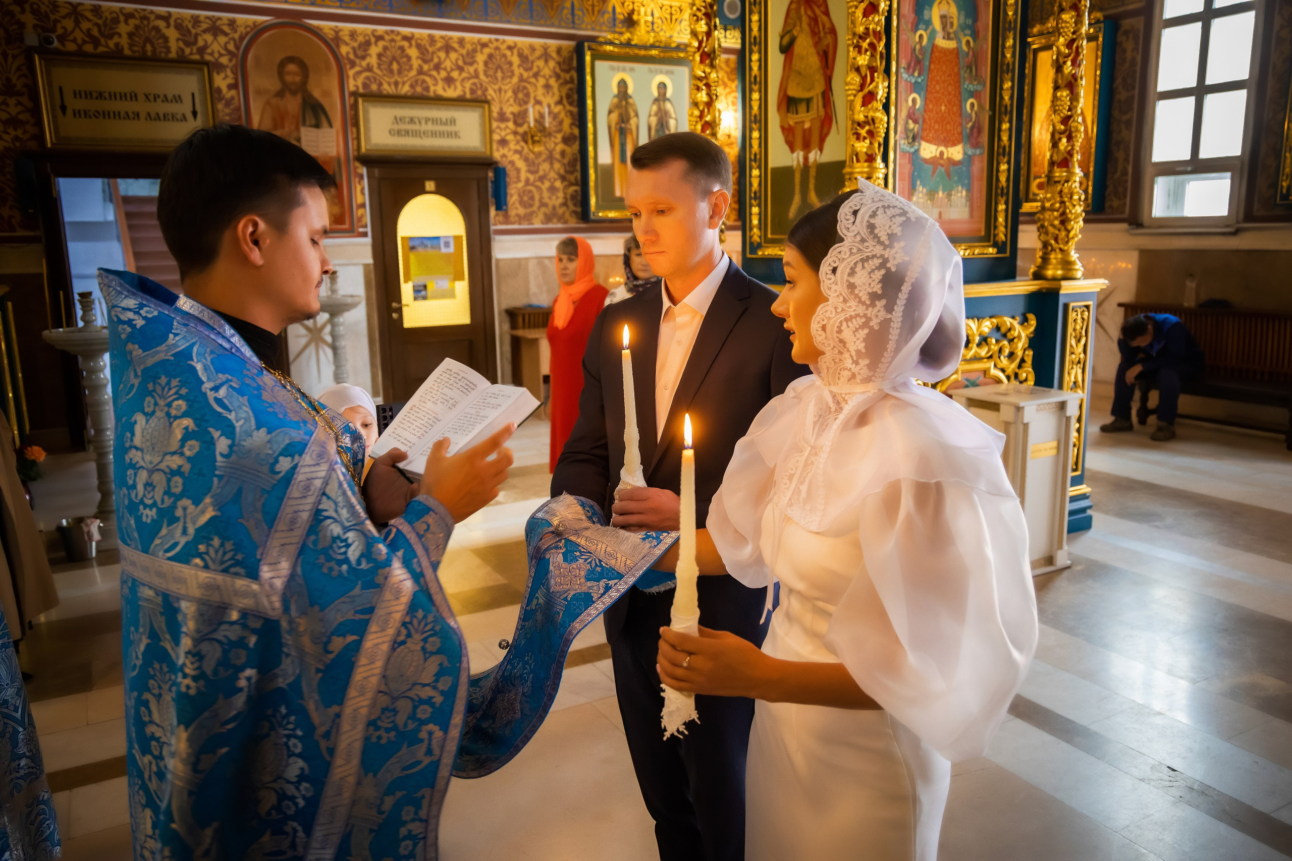 В Храме. Семейный и Свадебный фотограф в Астане Александр Астапов