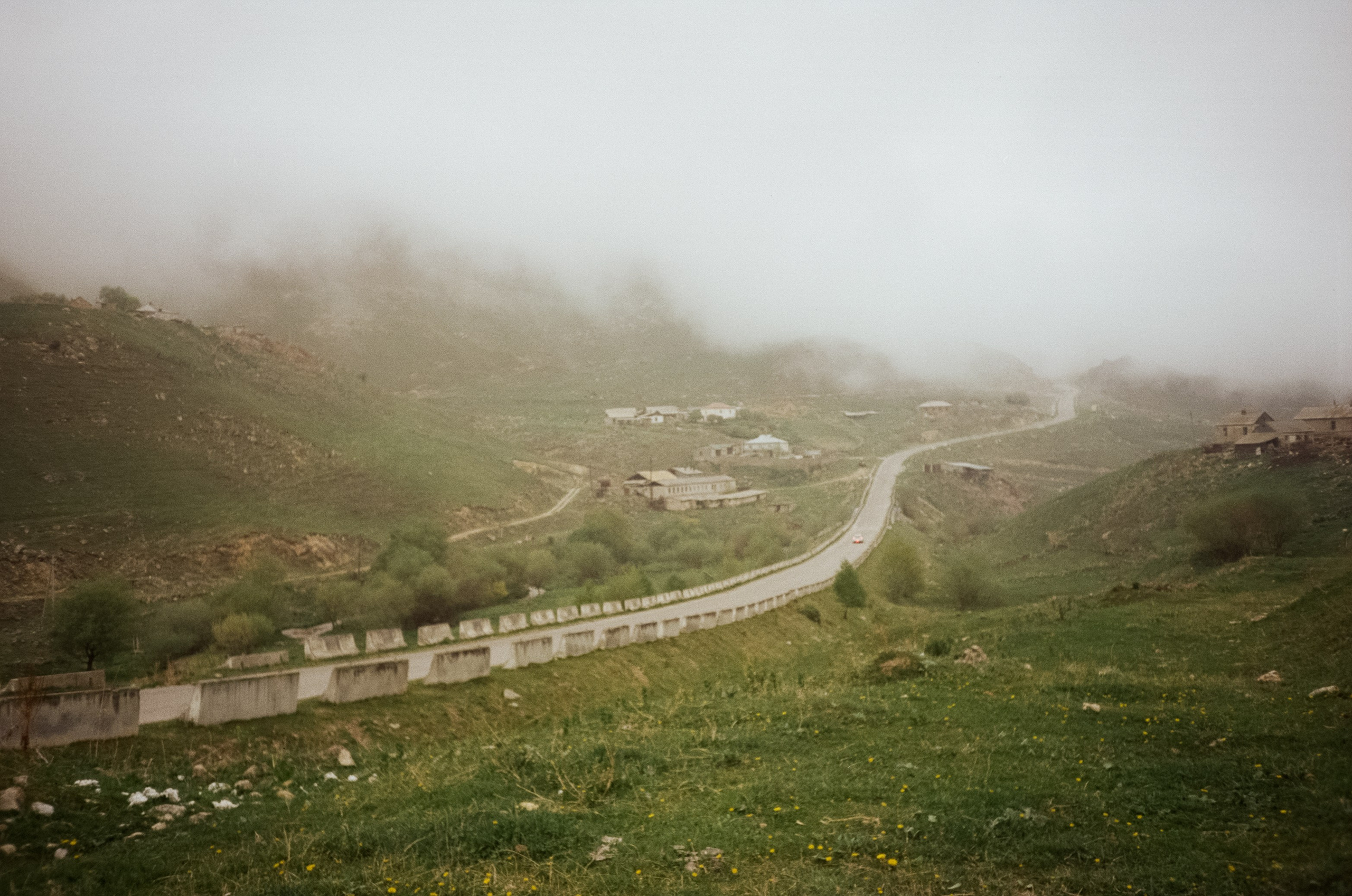 Дорога к Джилы-Су и туманные пейзажи в горах. Гора-кольцо. Фотограф-документалист Мария Осокина