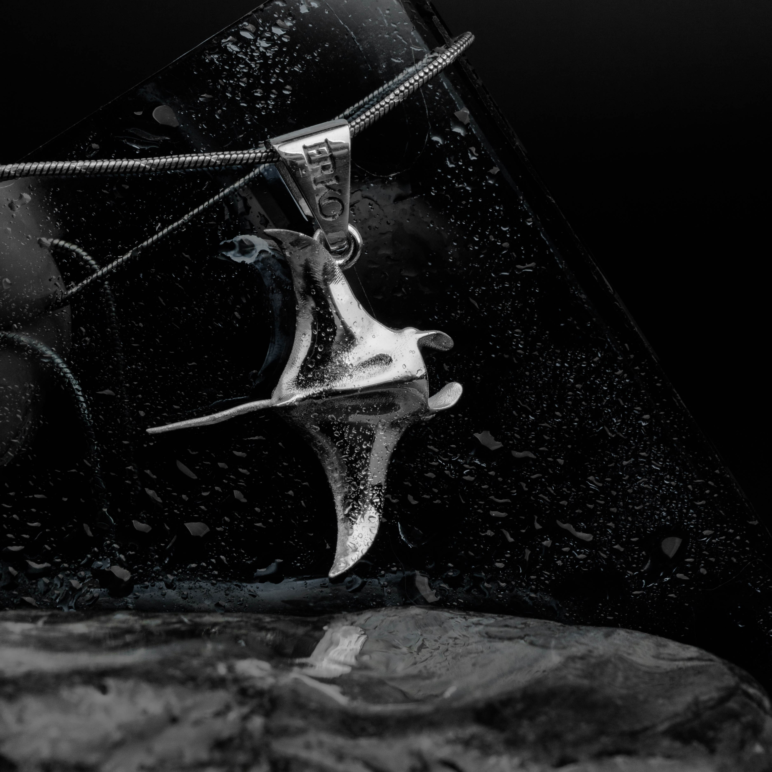 Ювелирные украшения. Предметный фотограф в Крыму Ольга Шестакова