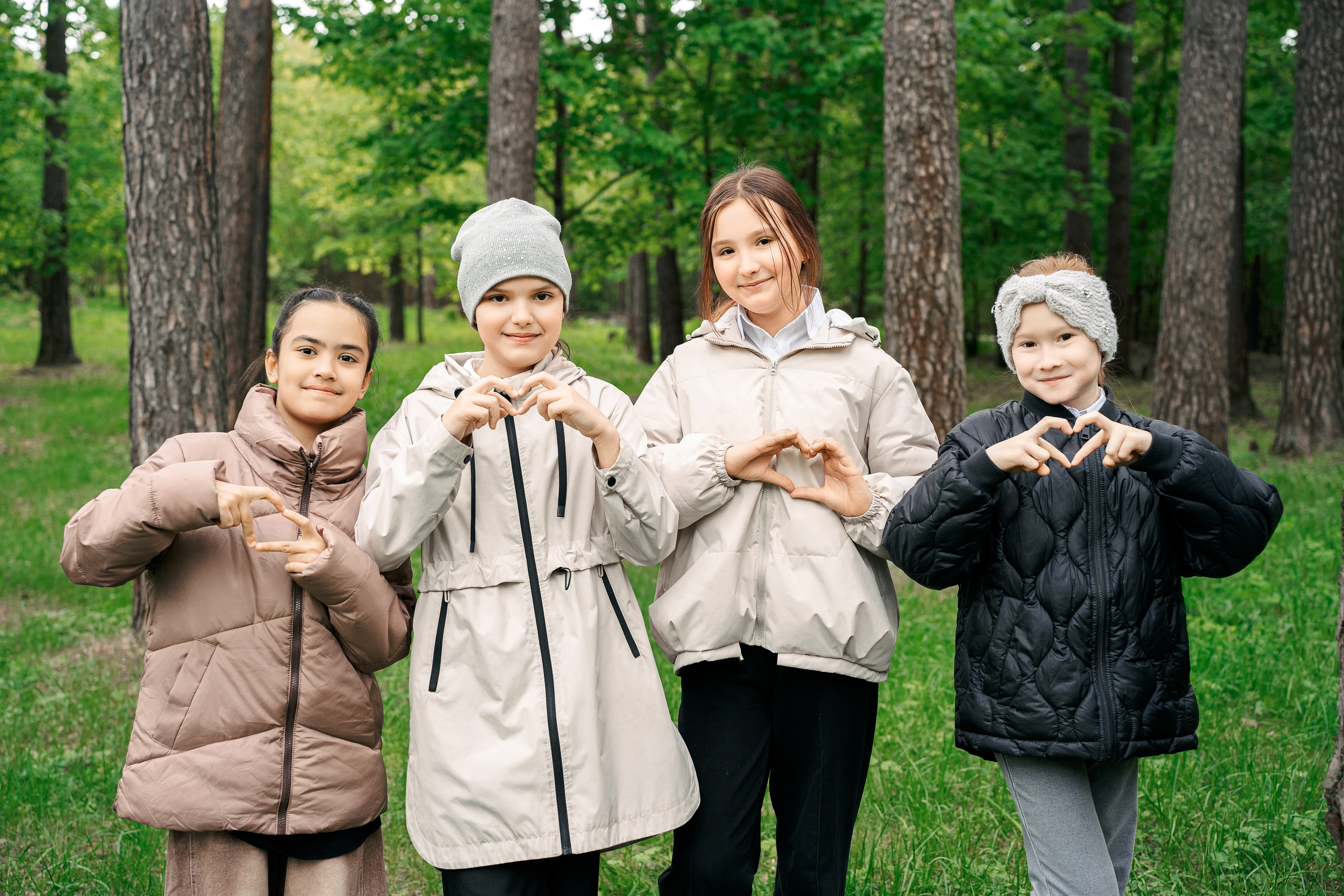 Прогулки в школьном дворе. Фотограф Казакова Анастасия