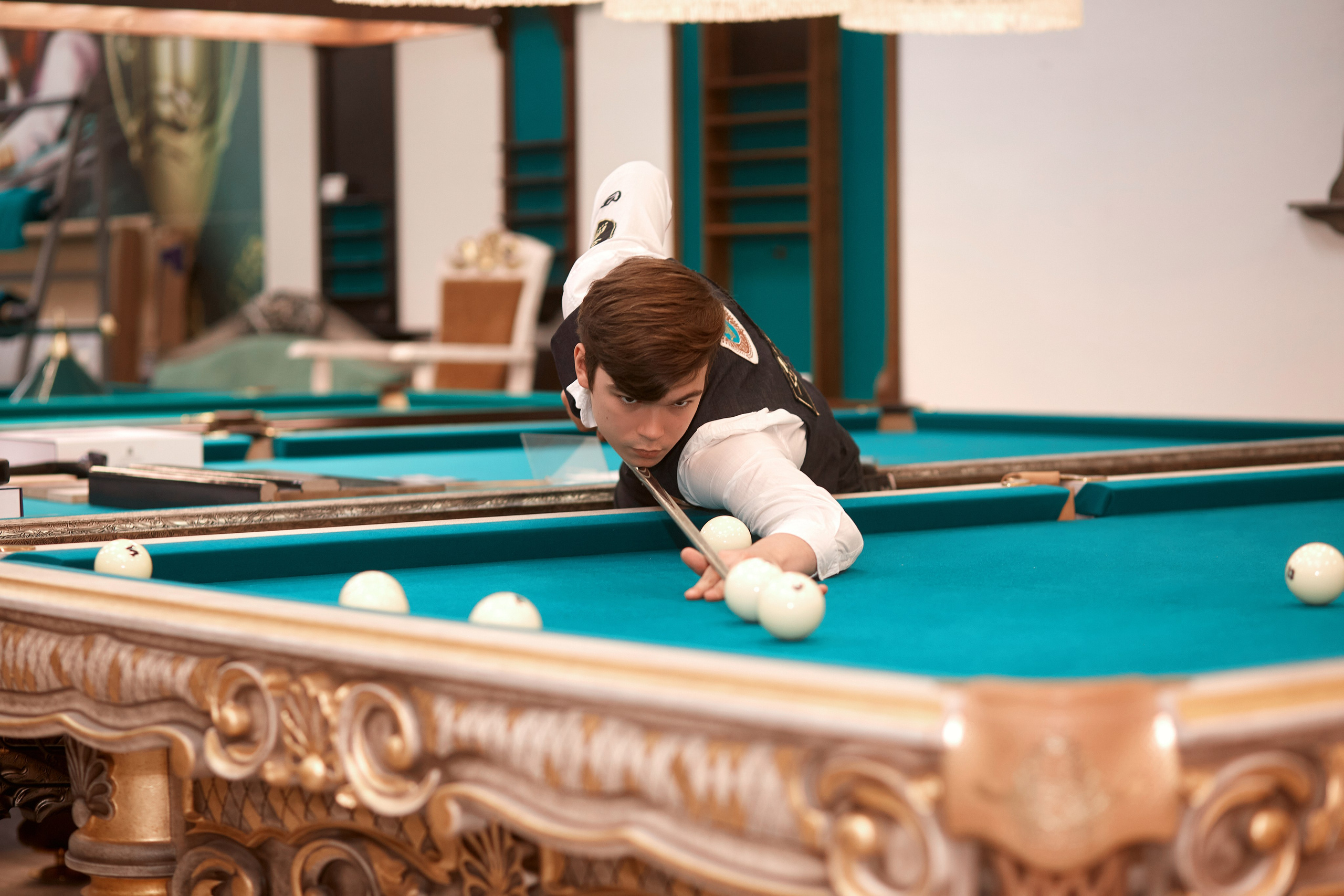 Семён За́йцев — российский профессиональный игрок в русский бильярд, мастер спорта России международного класса. Фотограф ваших самых ярких событий в Москве и СПБ. Збронская Юлия