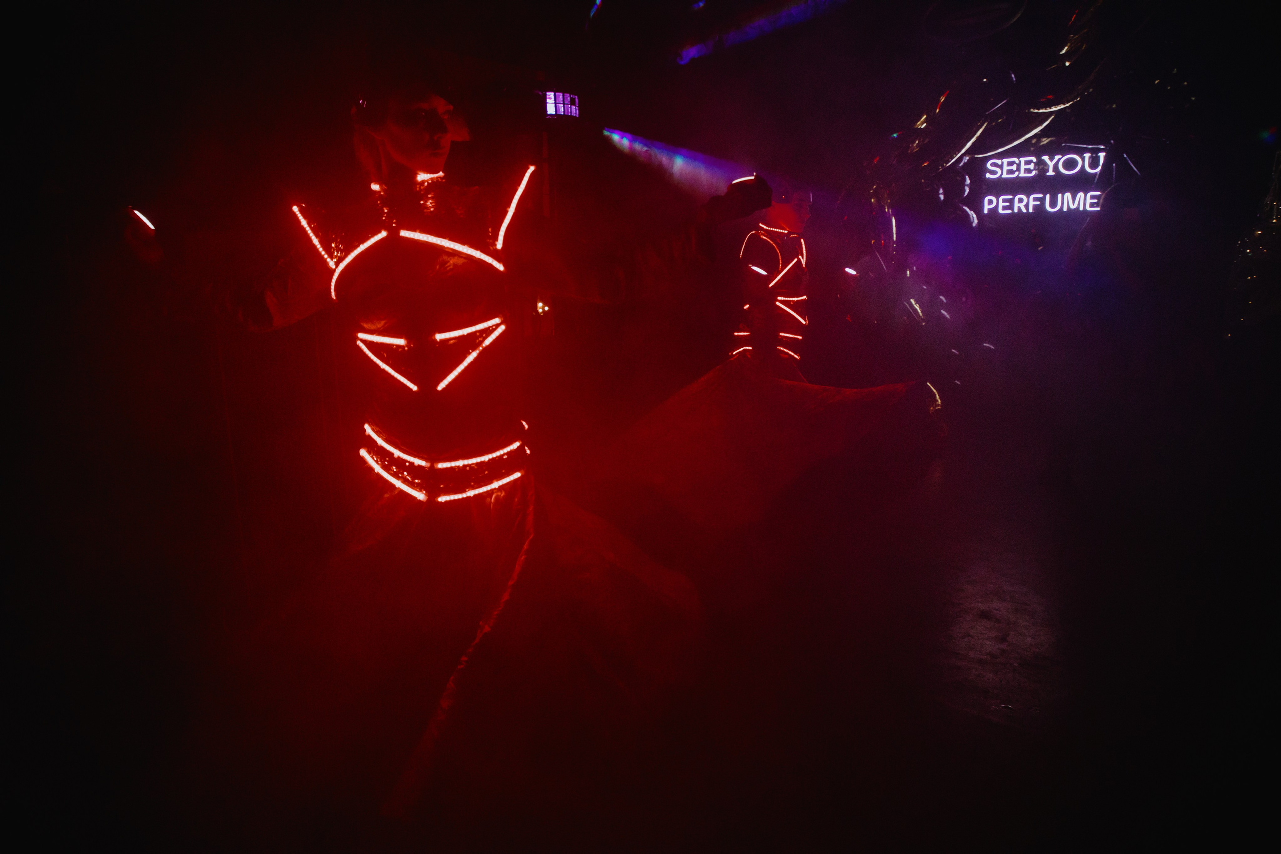 See `You Perfume. Фотограф в Москве и Санкт-Петербурге Дарина