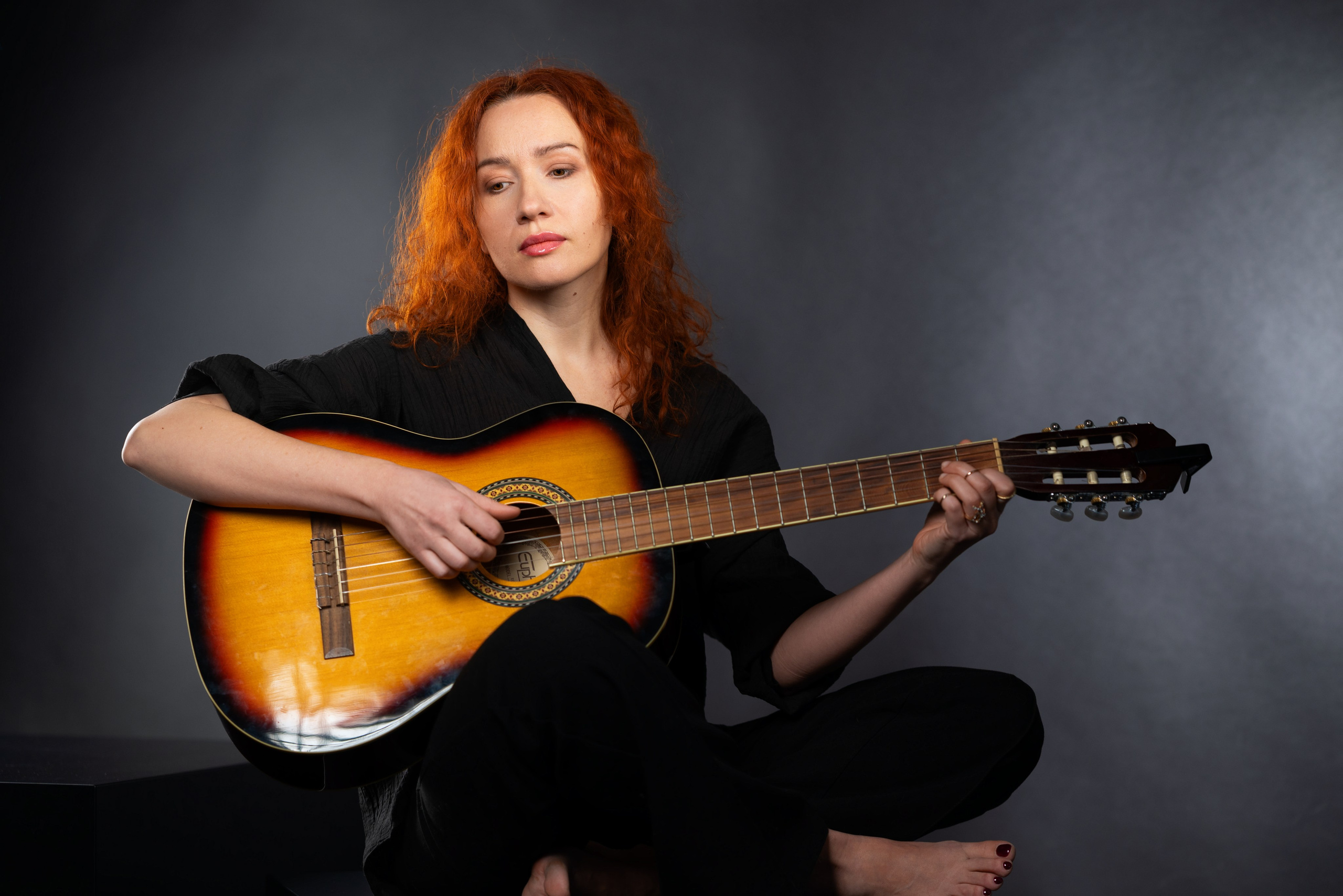 Анастасия. Изгиб гитары