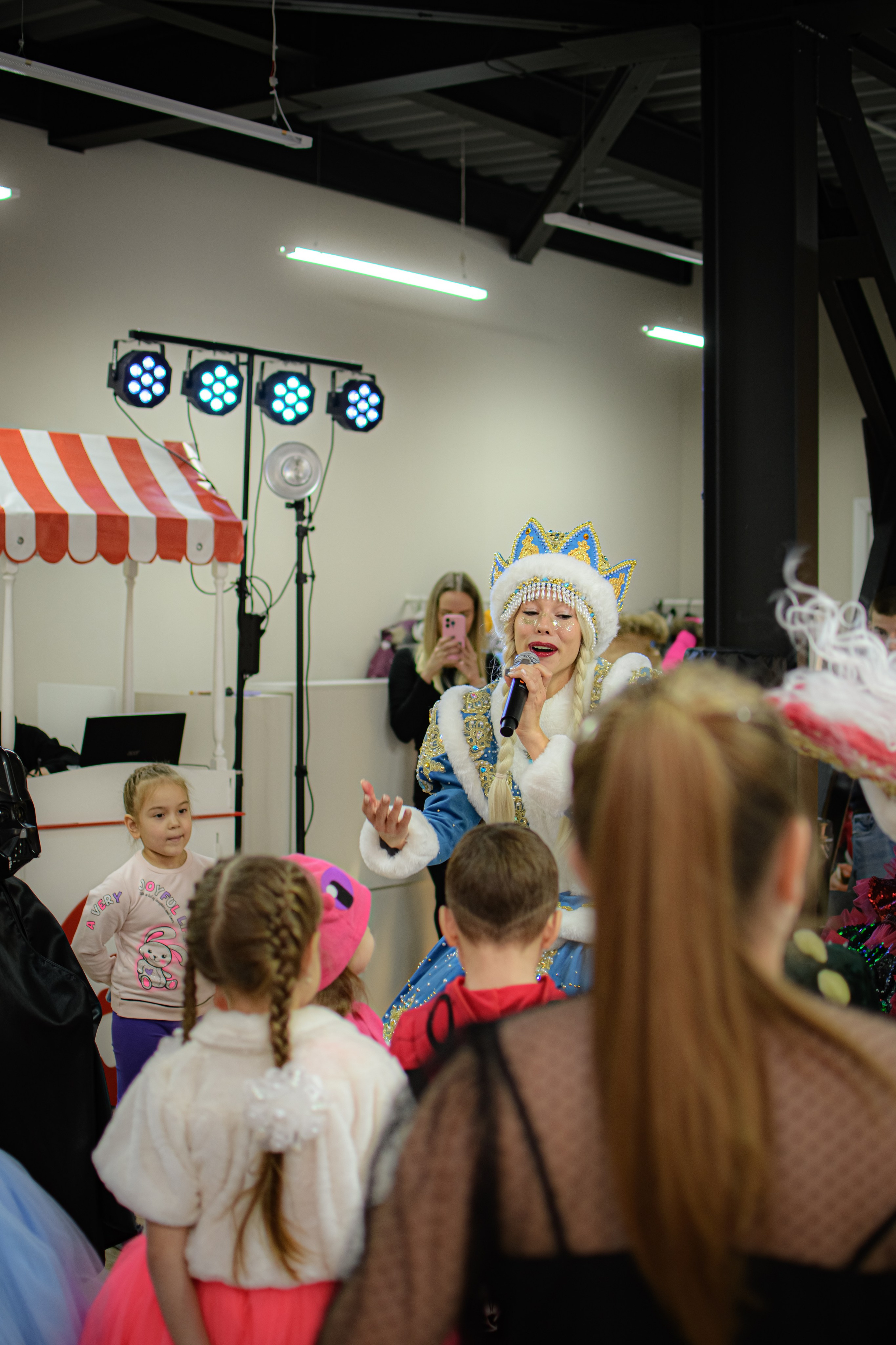 HAPPY NEW YEAR. Photokarish