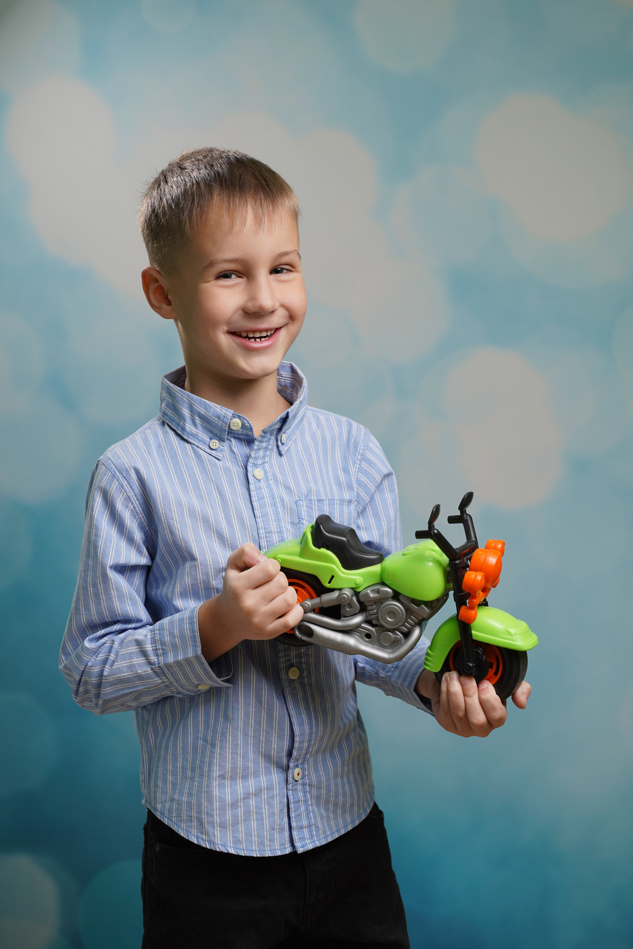 Выпускные альбомы для детских садов в Красноярске от AlbomKras 🎀🍀. AlbomKras -выпускные альбомы Красноярска с авторским дизайном и качественной фотосъемкой! ⭐⭐⭐⭐⭐ 5.0