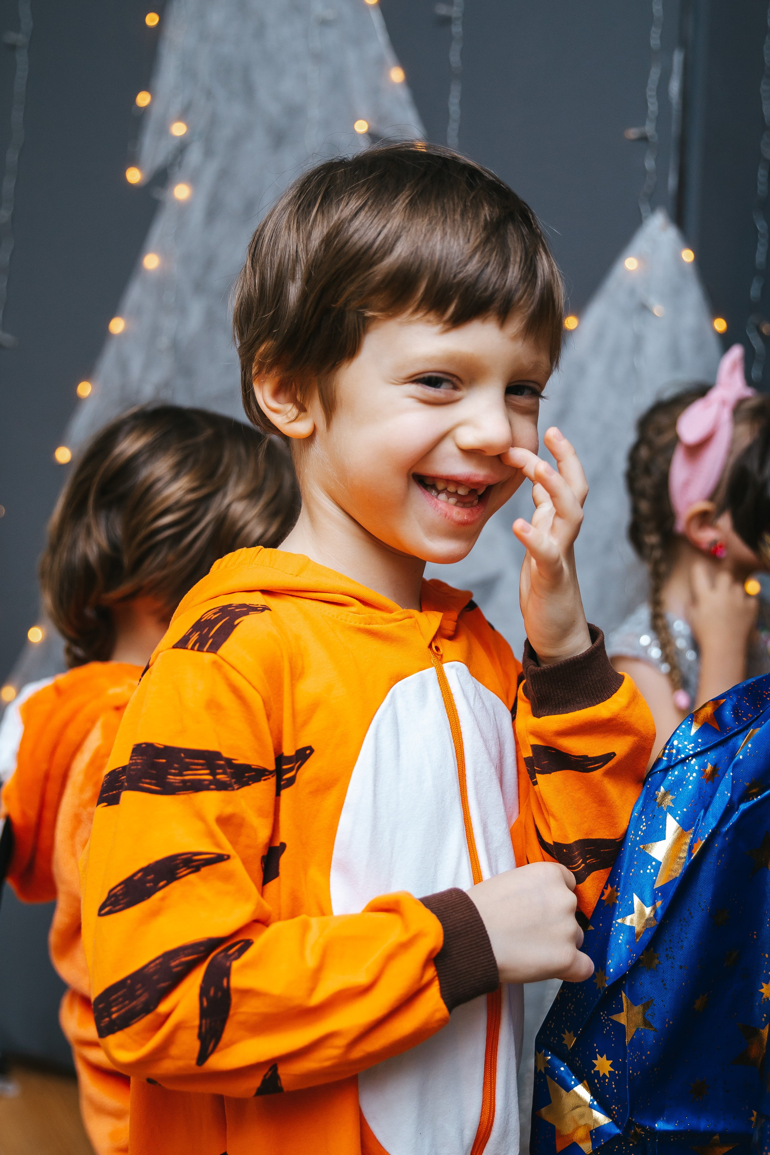 Новогодний утренник в Монтессори-садике. Семейный lifestyle фотограф в Санкт-Петербурге Людмила Пахомова