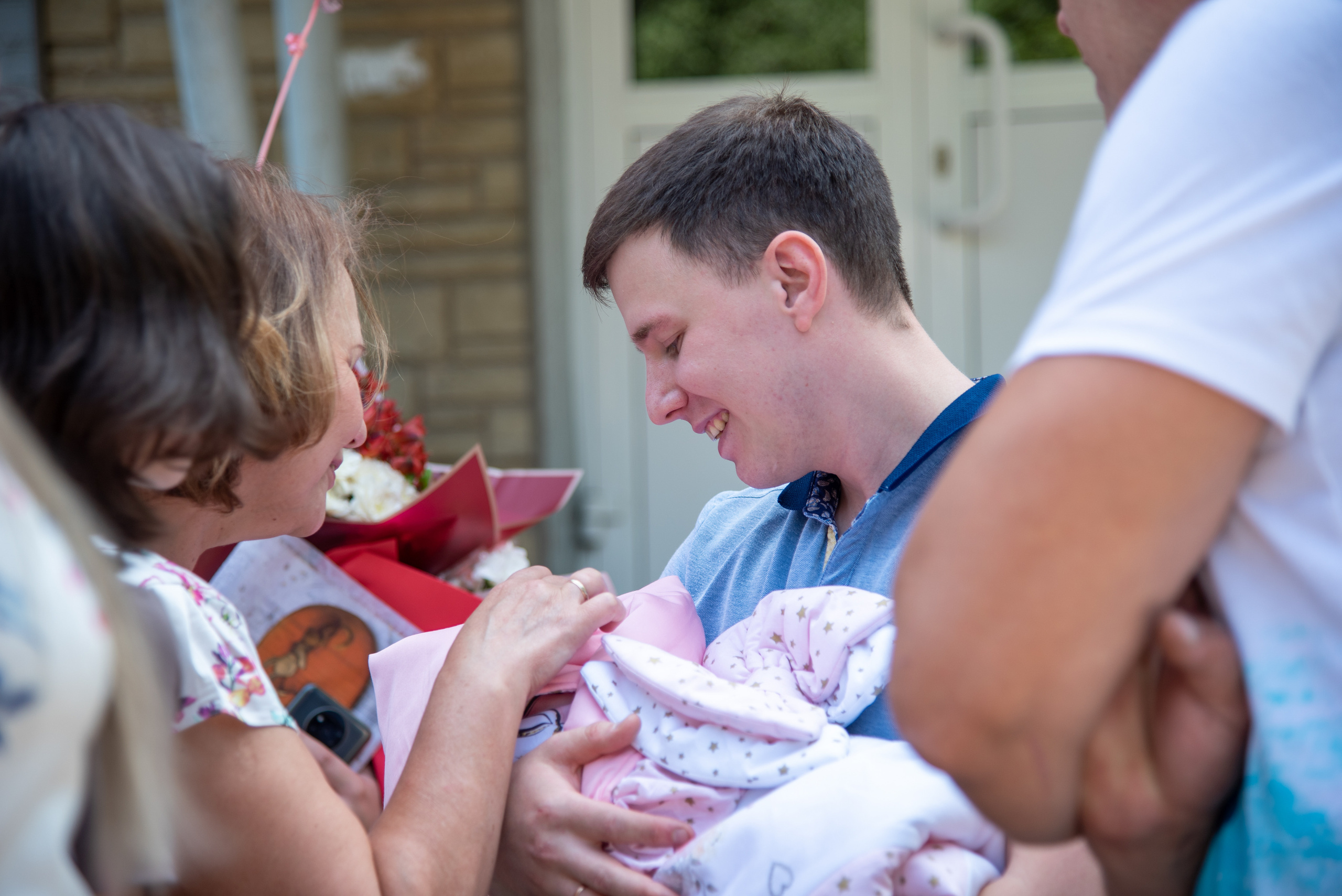 Выписка малыша. Наши молодожены. Ольга Ли свадебный семейный фотограф Иркутск