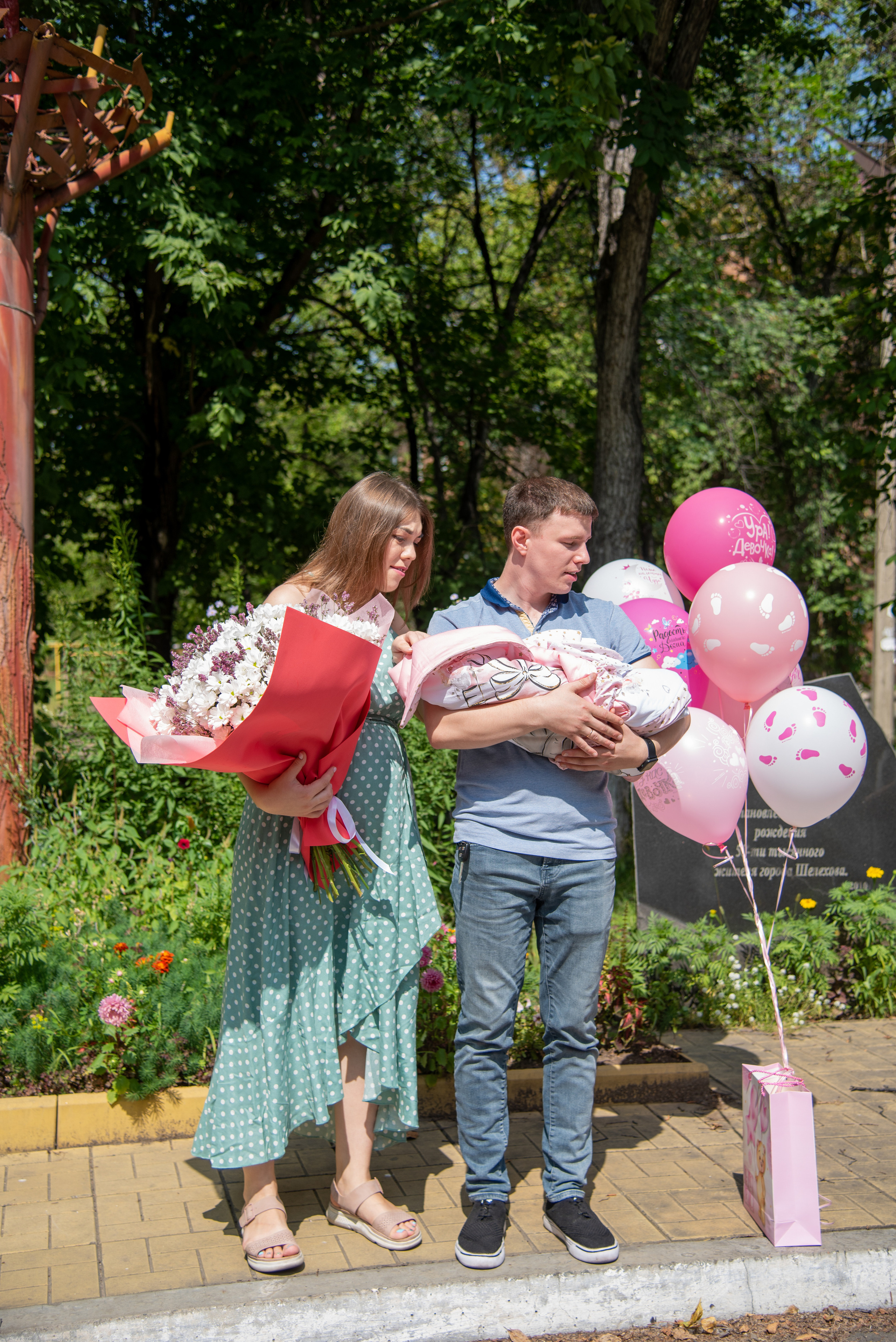 Выписка малыша. Наши молодожены. Ольга Ли свадебный семейный фотограф Иркутск