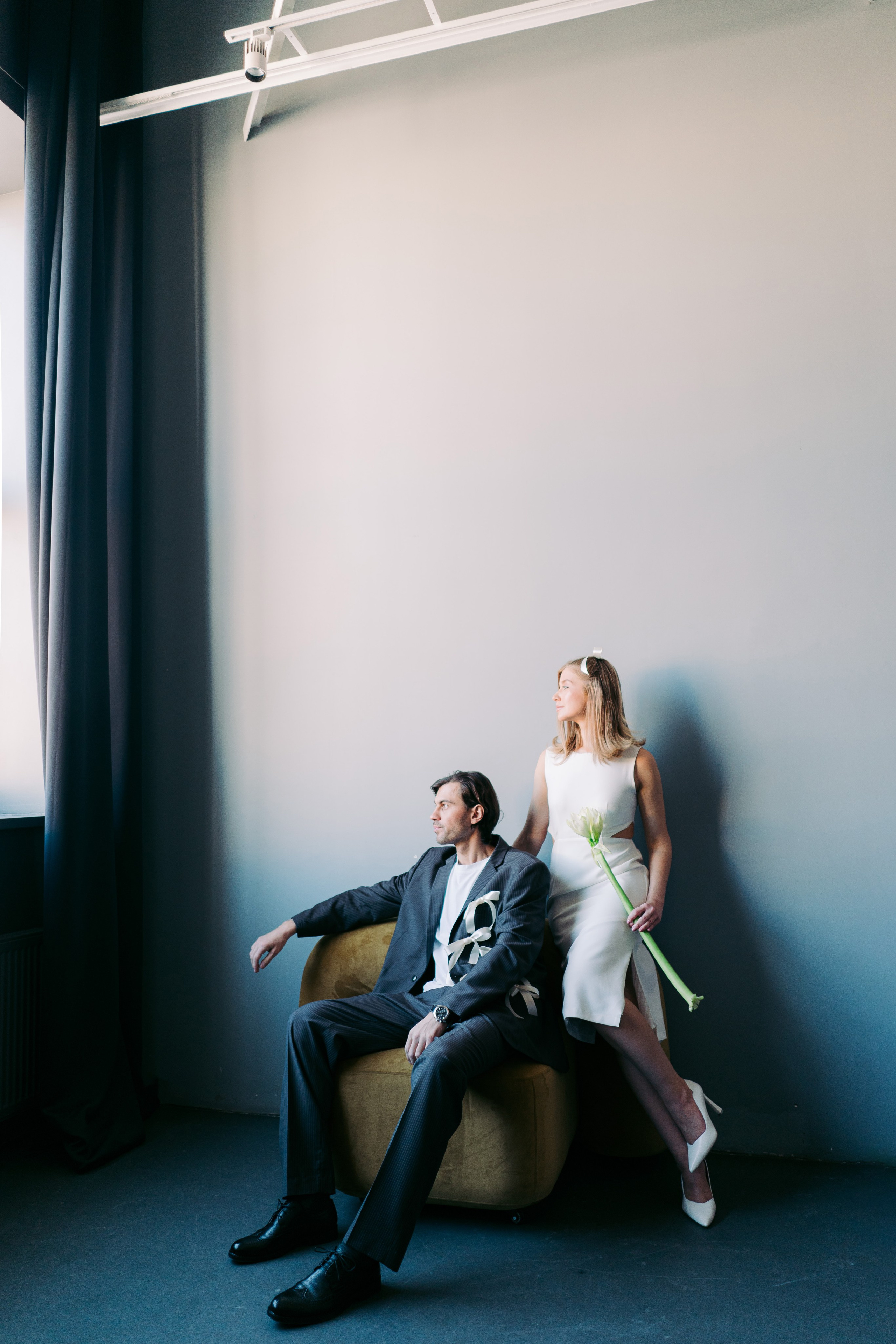 Свадебная фотосессия для двоих в студии, камерная свадьба в Москве