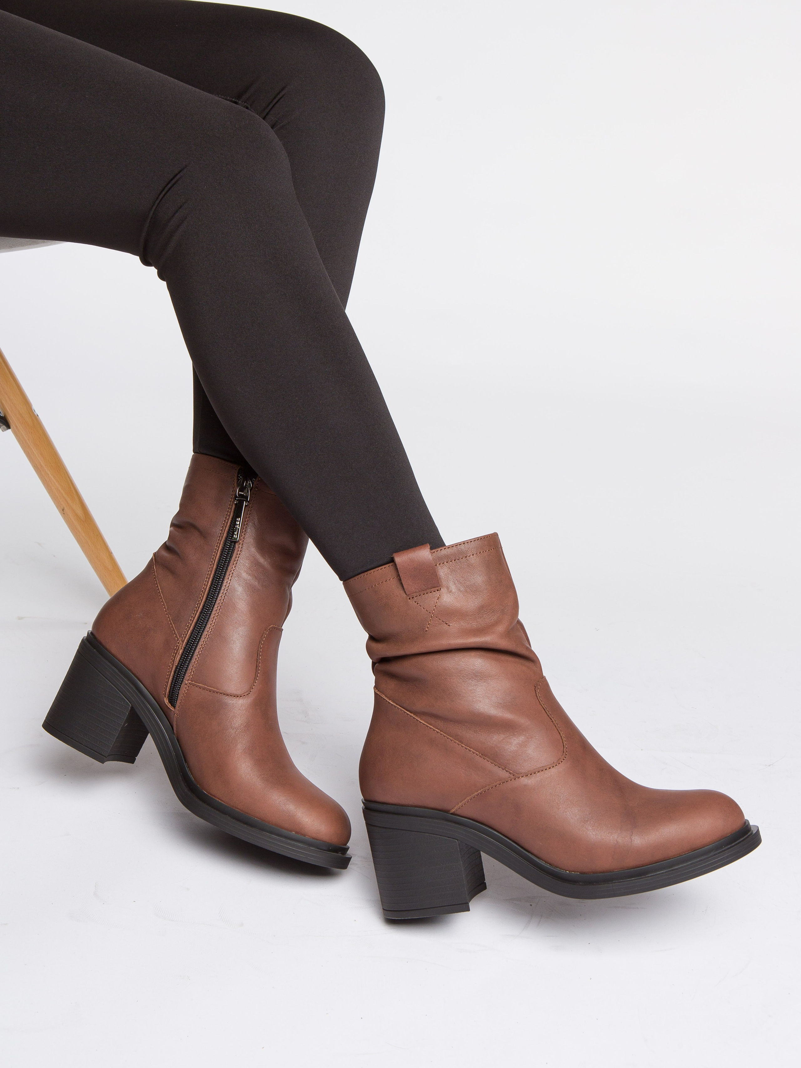 Обувь на модели. Фотограф Мария Кольцова