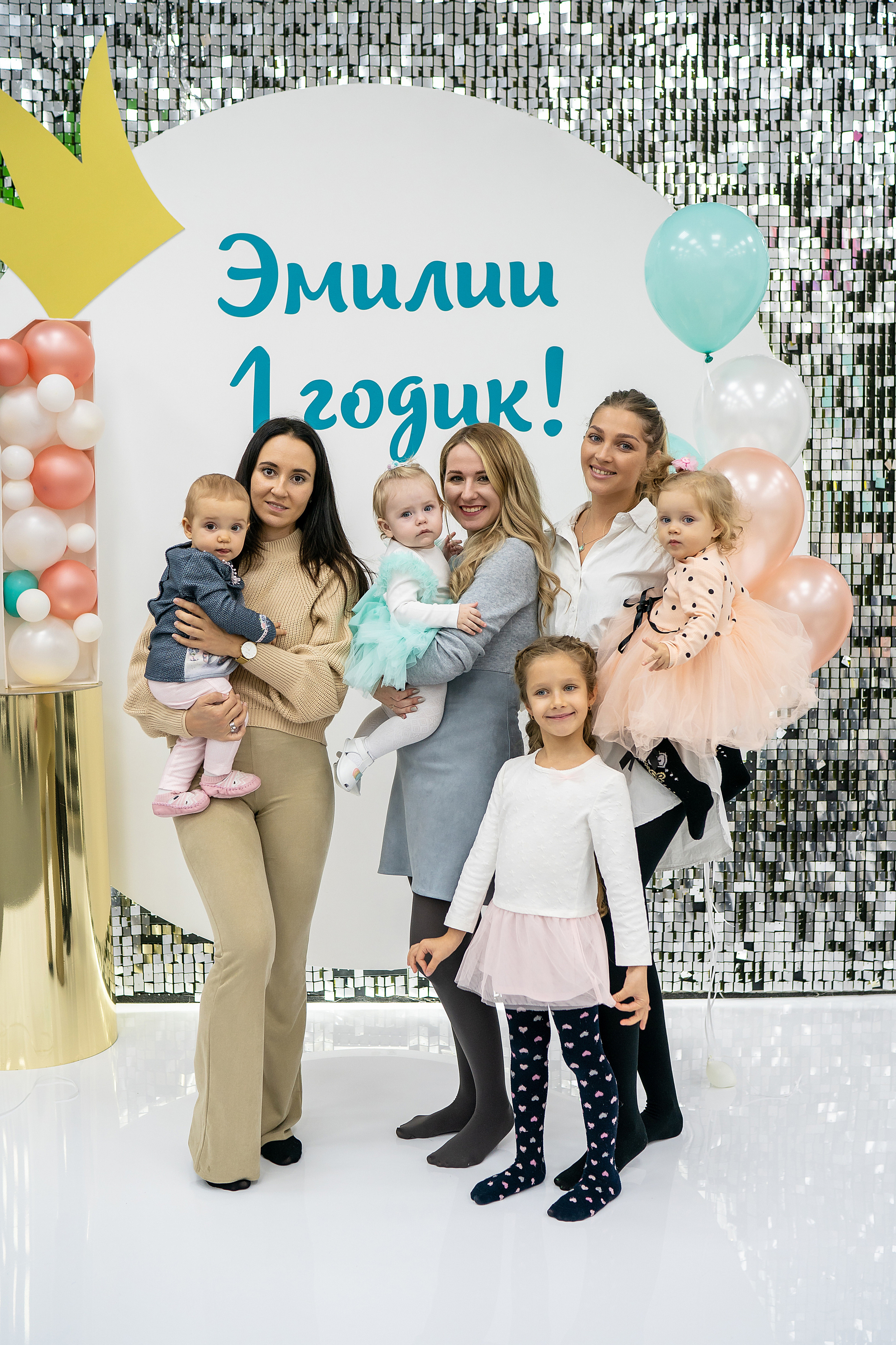 Годик Эмилии. Фотограф на Крещение и Венчание в Красноярске Рамазанова Юлия