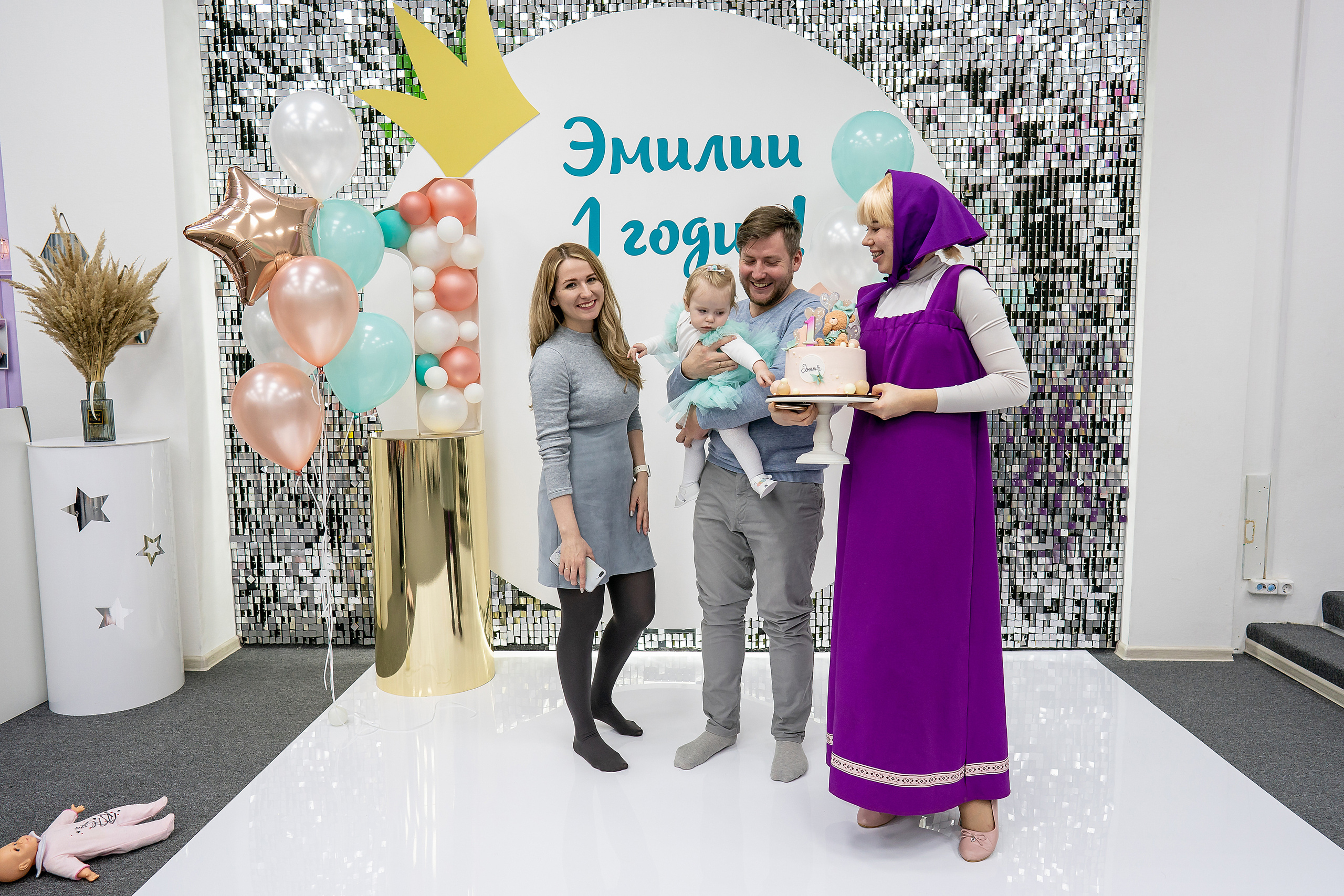 Годик Эмилии. Фотограф на Крещение и Венчание в Красноярске Рамазанова Юлия