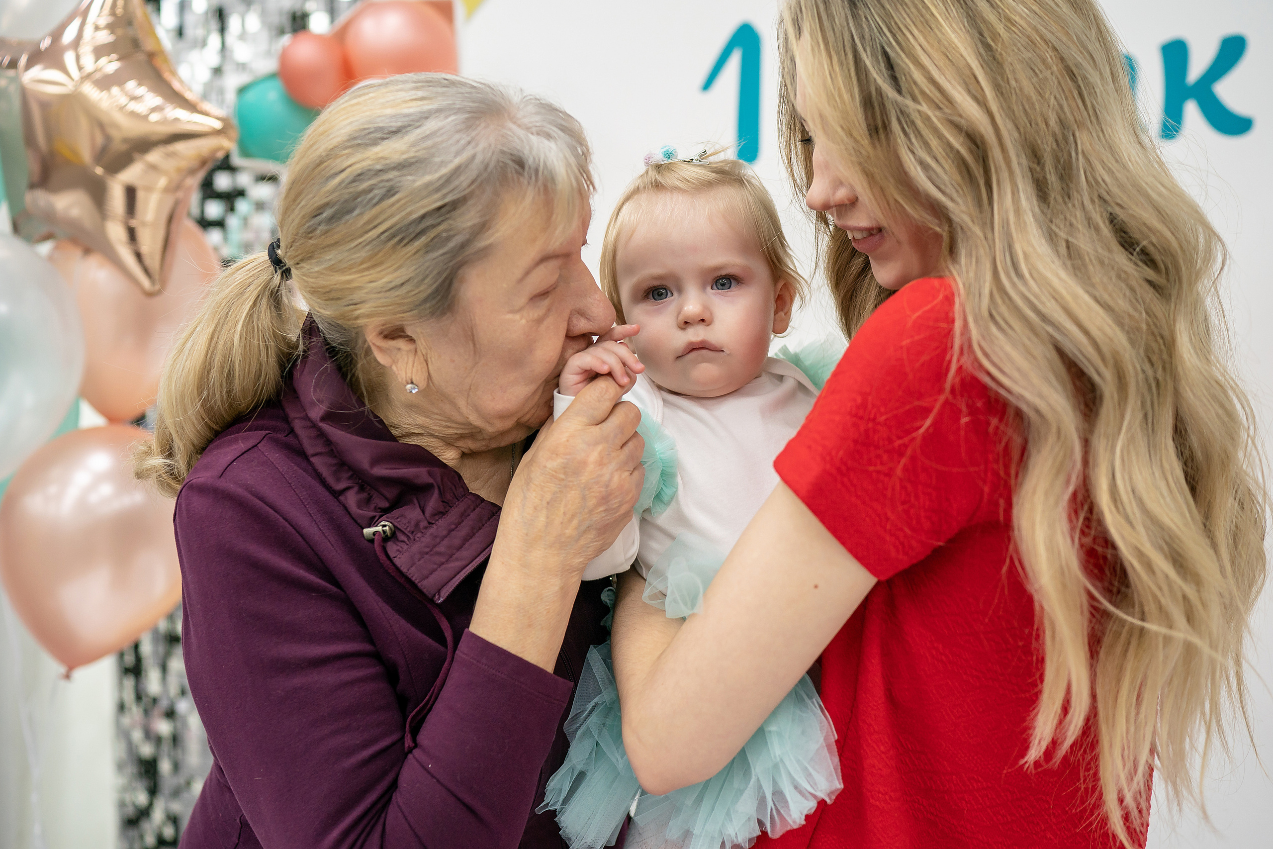 Годик Эмилии. Фотограф на Крещение и Венчание в Красноярске Рамазанова Юлия