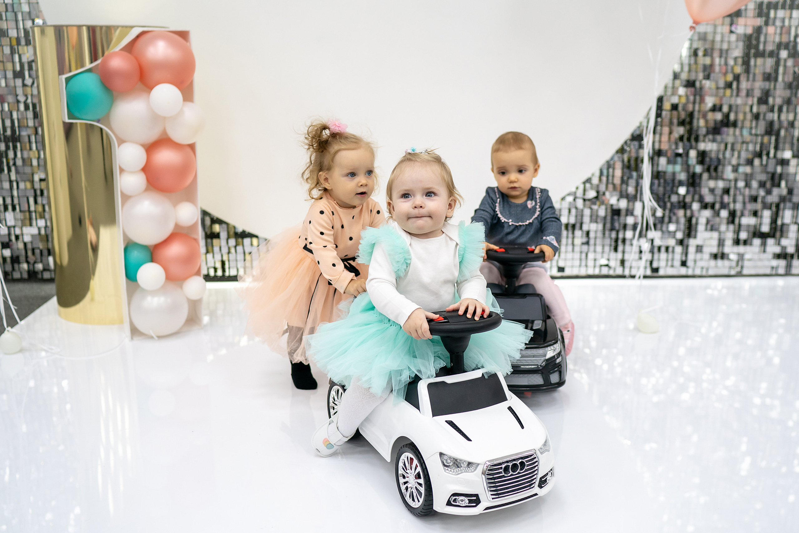 Годик Эмилии. Фотограф на Крещение и Венчание в Красноярске Рамазанова Юлия