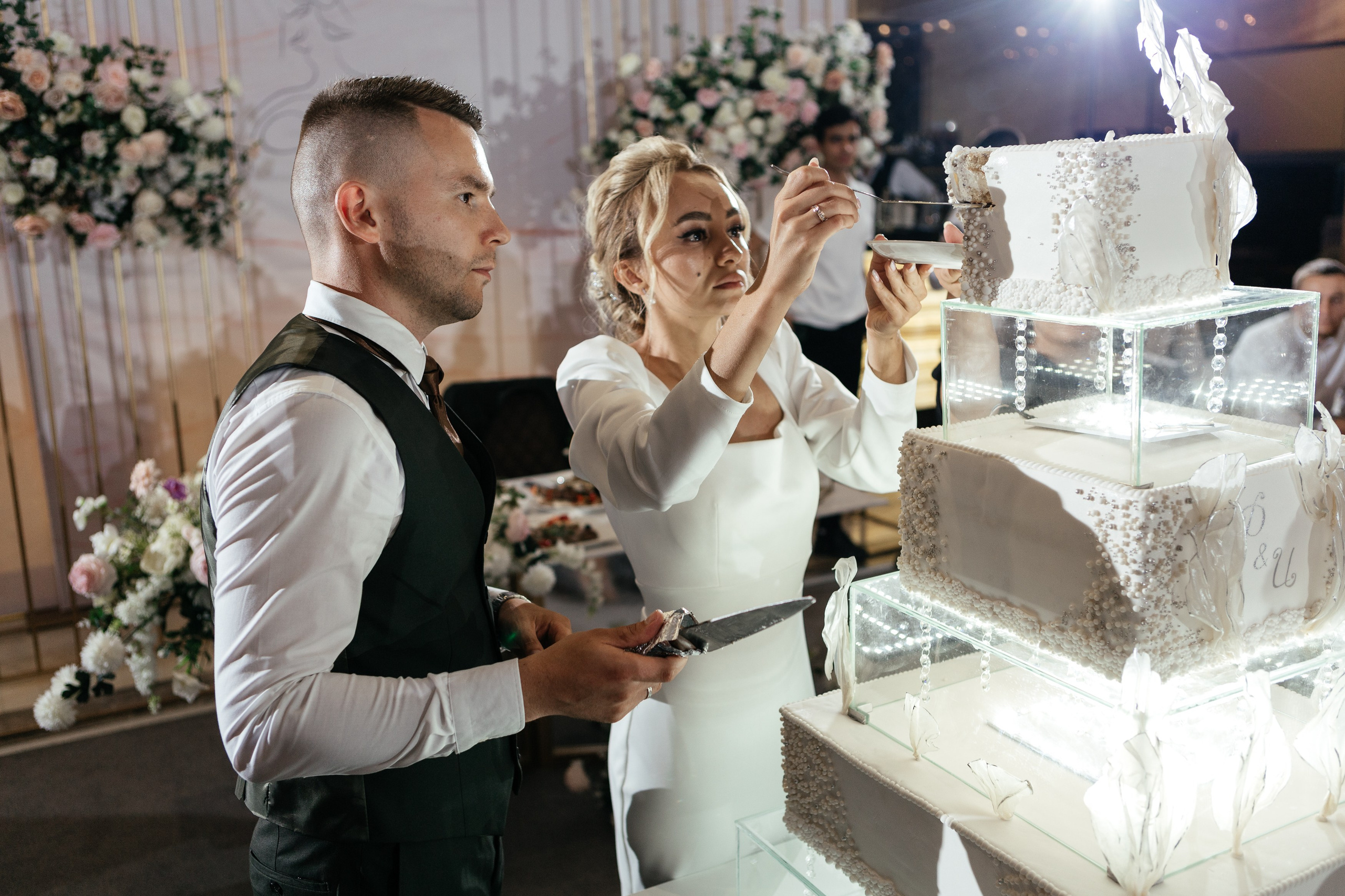 Свадебный фотограф Уфа — Руслан ГабдлисламовЖивые эмоции, красивые кадры, воспоминания на всю жизнь.Работаю по всей Республике Башкортоста. Свадебный фотограф Уфа Руслан Габдлисламов