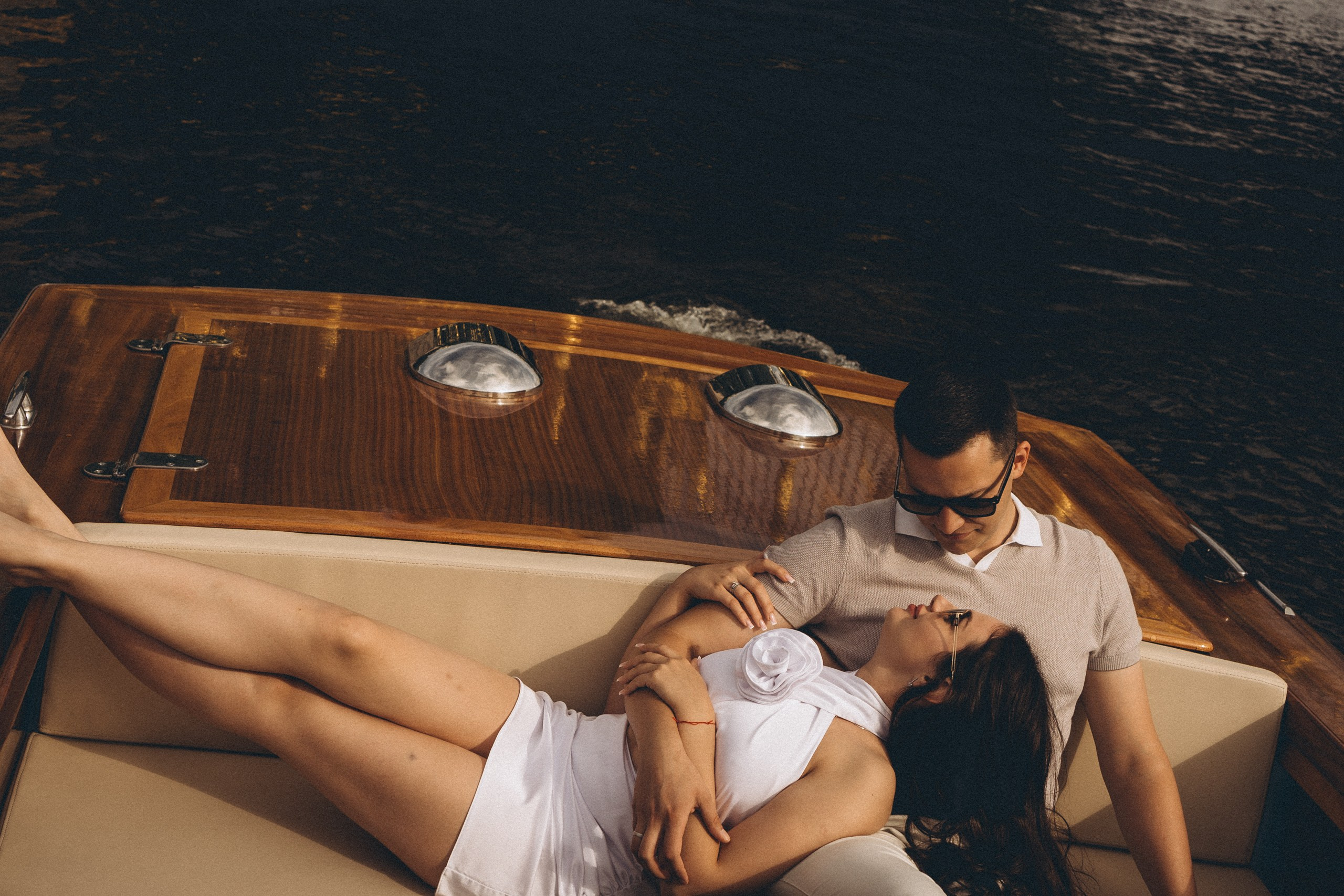 СВАДЕНБНАЯ СЬЕМКА НА КАТЕРЕ ПО КАНАЛАМ САНКТ-ПЕТЕРБУРГА И В АКВАТОРИИ НЕВЫ. Профессиональный фотограф, Санкт-Петербург — Виктория Богомолова