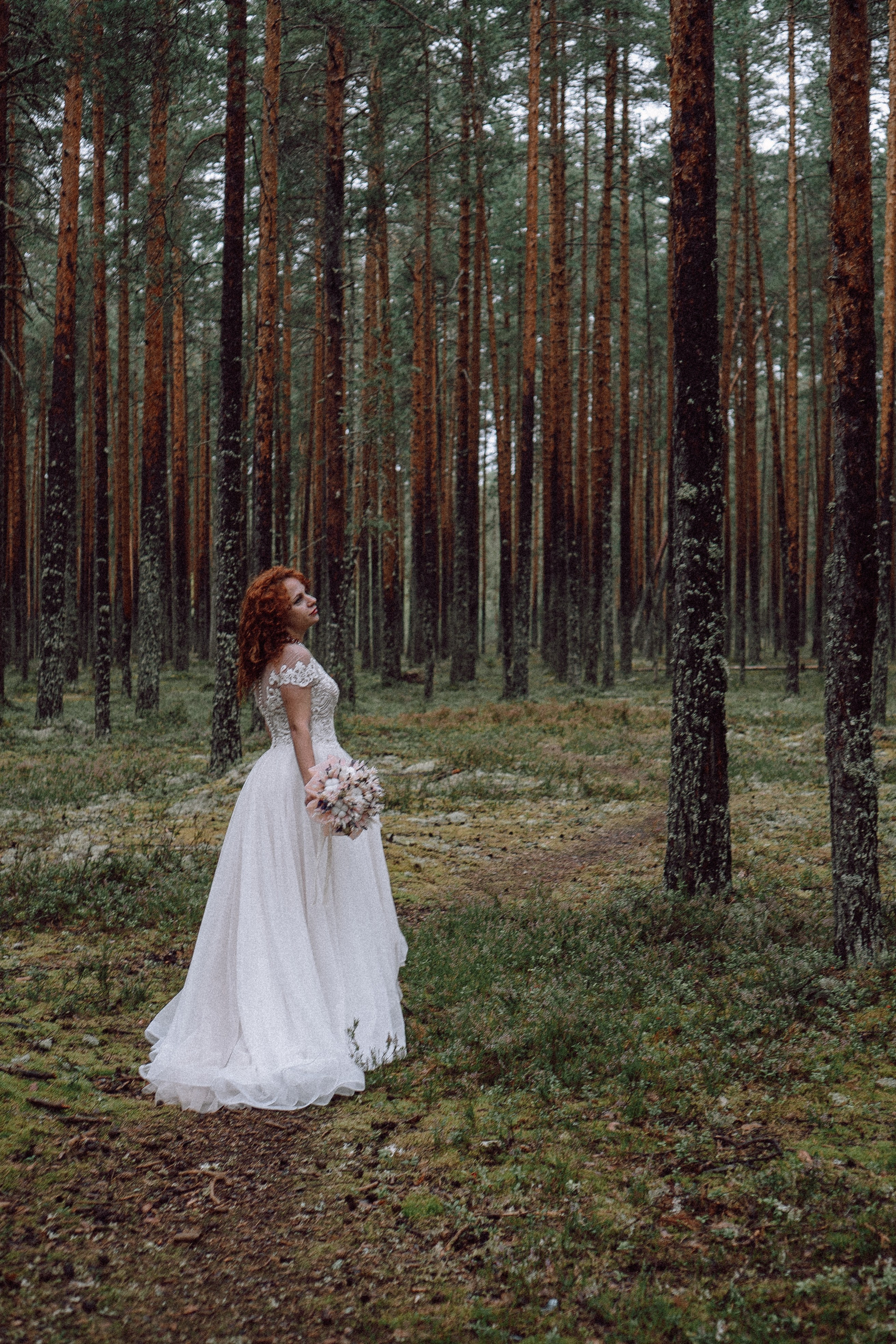 СВАДЕБНАЯ ФОТОСЕССИИЯ ПАРЫ В ГОРОДЕ ПРИОЗЕРСК В СОСНОВОМ ЛЕСУ И С ПИКАПОМ. Профессиональный фотограф, Санкт-Петербург — Виктория Богомолова