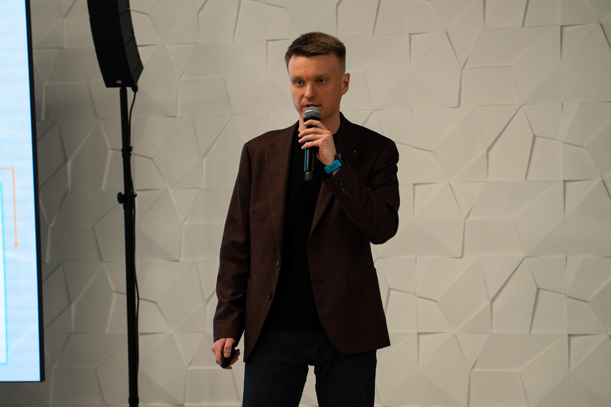 Global Tech Forum 27.03.2026. Коммерческий и художественный фотограф и видеограф в Москве Арсений Тургенев