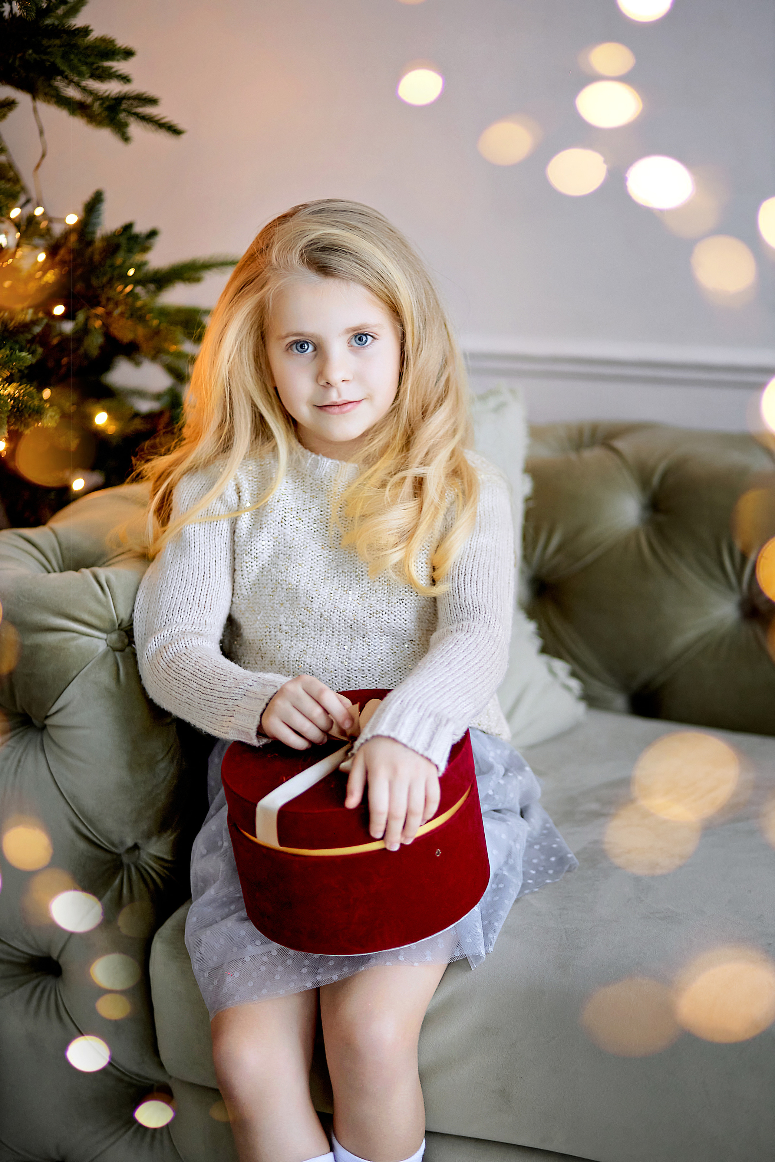 Фотосессия для мамы и дочки на новый год в студии. Фотограф в Минске Анна Кучинская