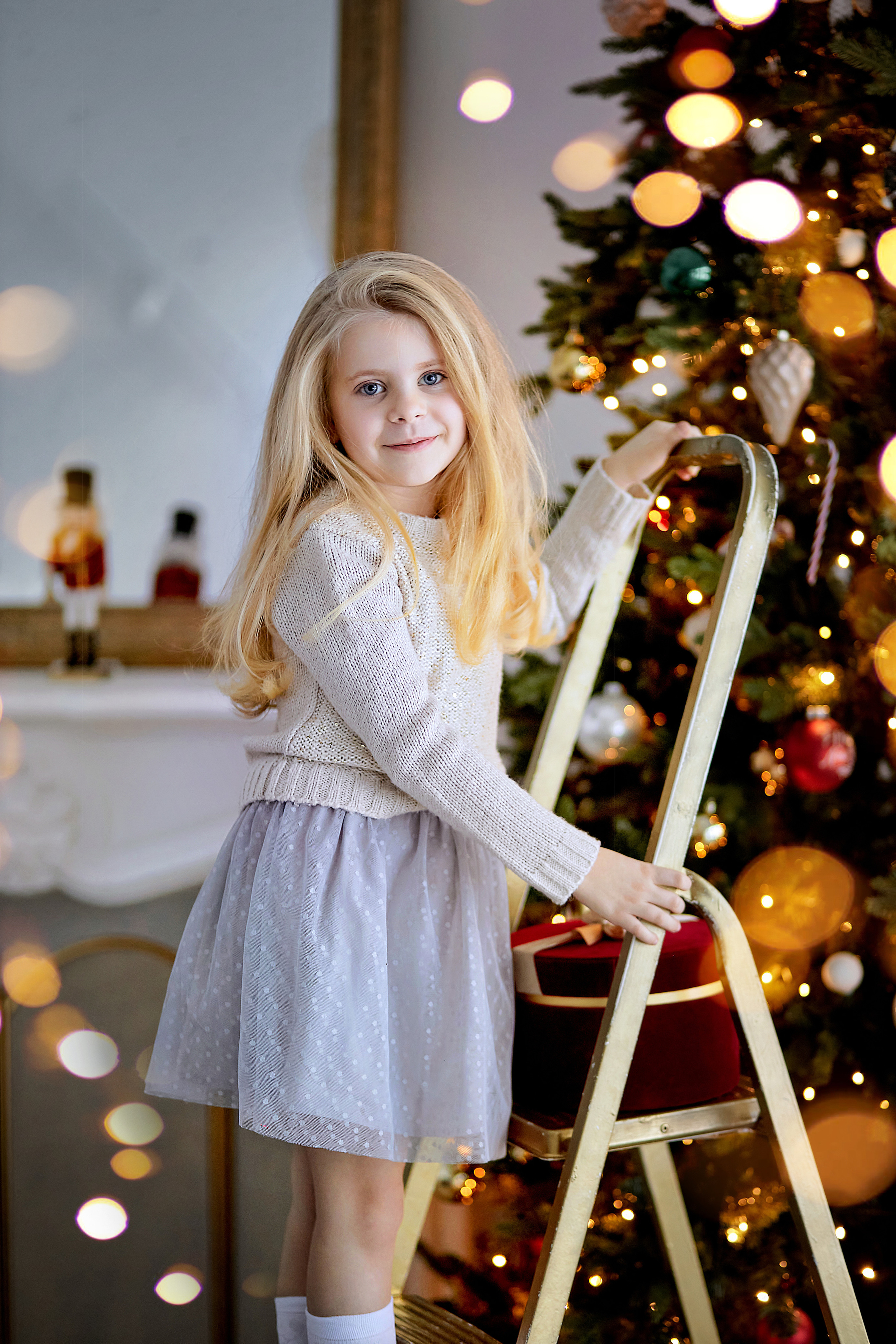 Фотосессия для мамы и дочки на новый год в студии. Фотограф в Минске Анна Кучинская