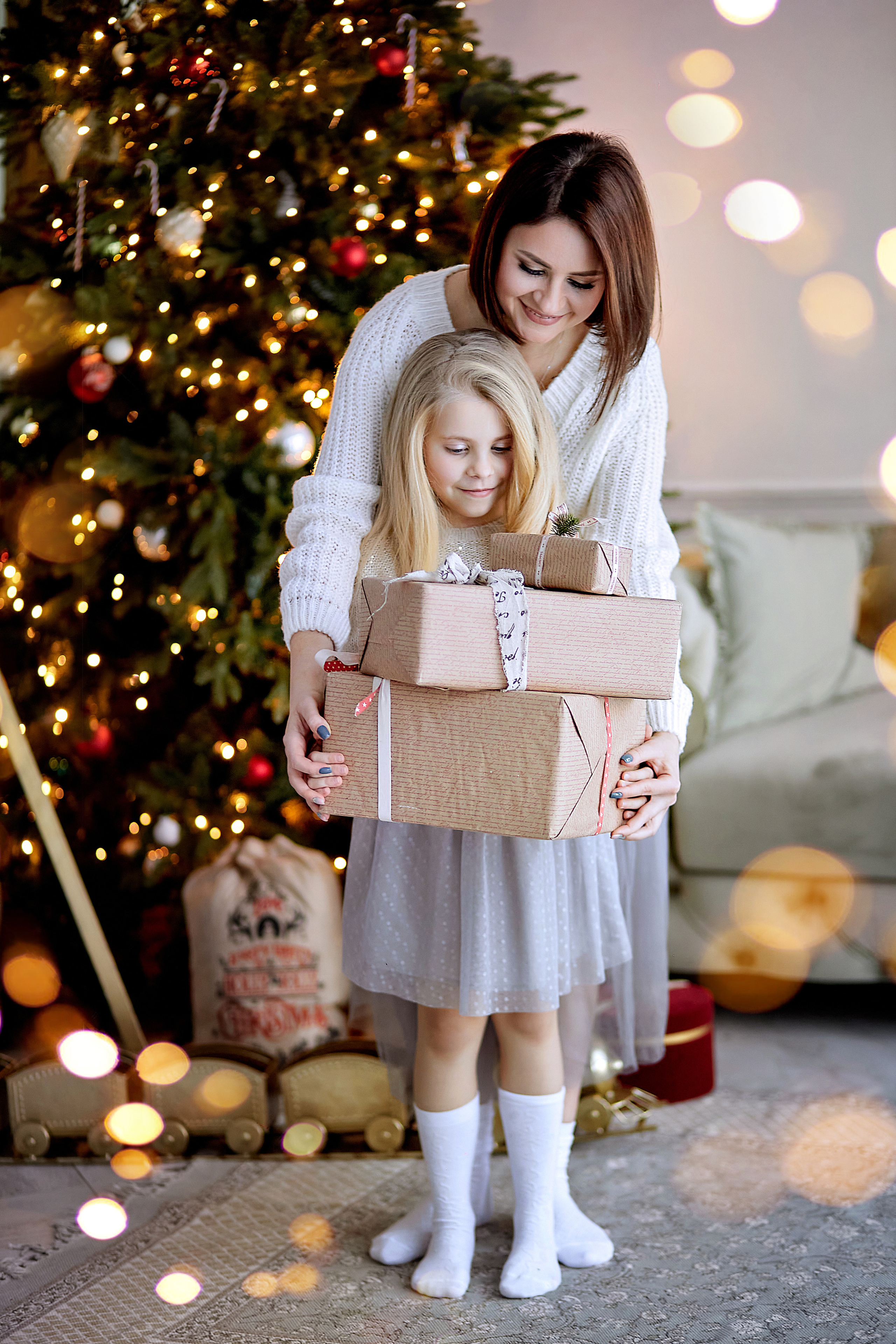 Фотосессия для мамы и дочки на новый год в студии. Фотограф в Минске Анна Кучинская