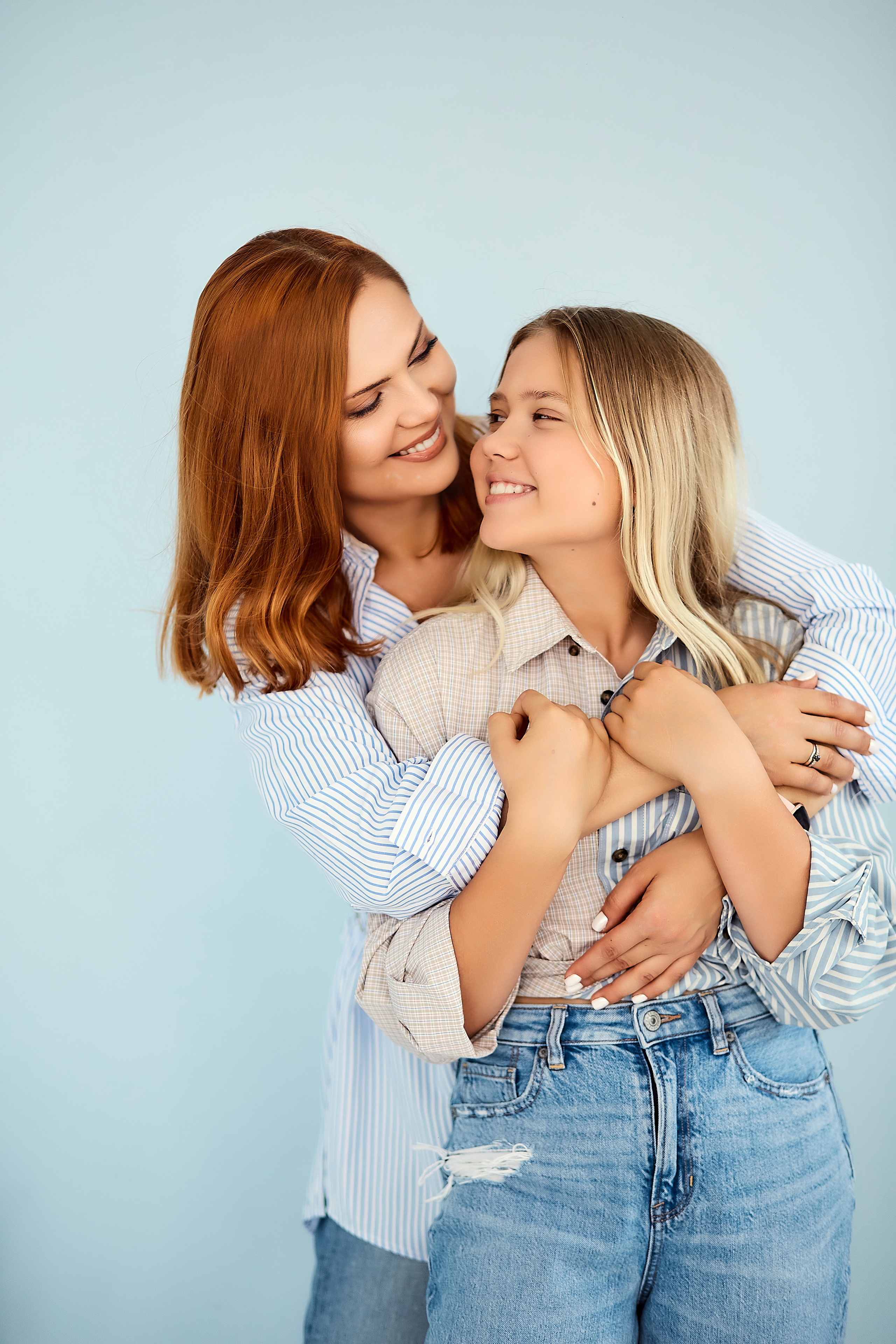 Мама и дочь в студии. Фотограф в Минске Анна Кучинская