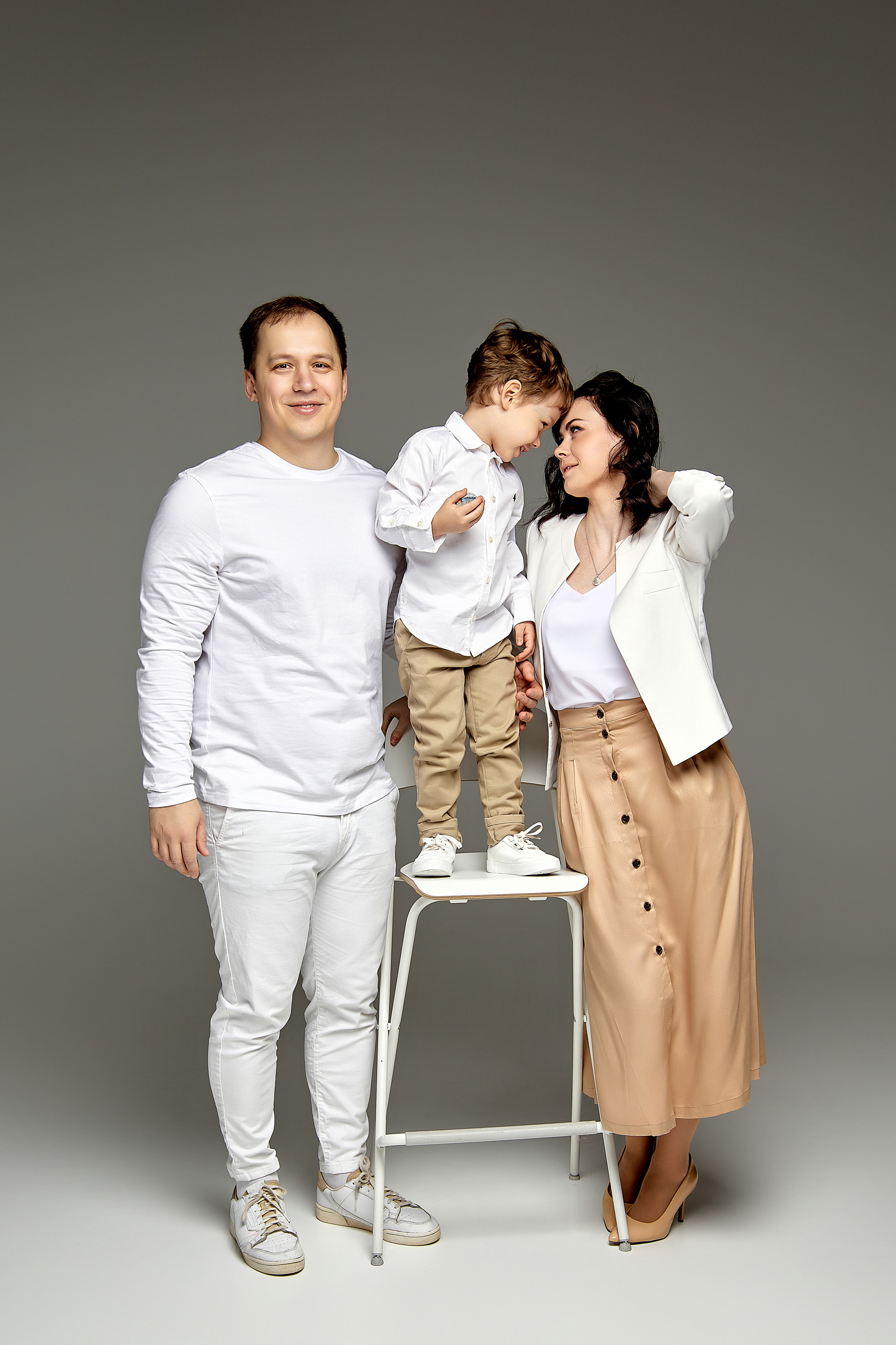 Семейная студийная фотосессия. Фотограф в Минске Анна Кучинская