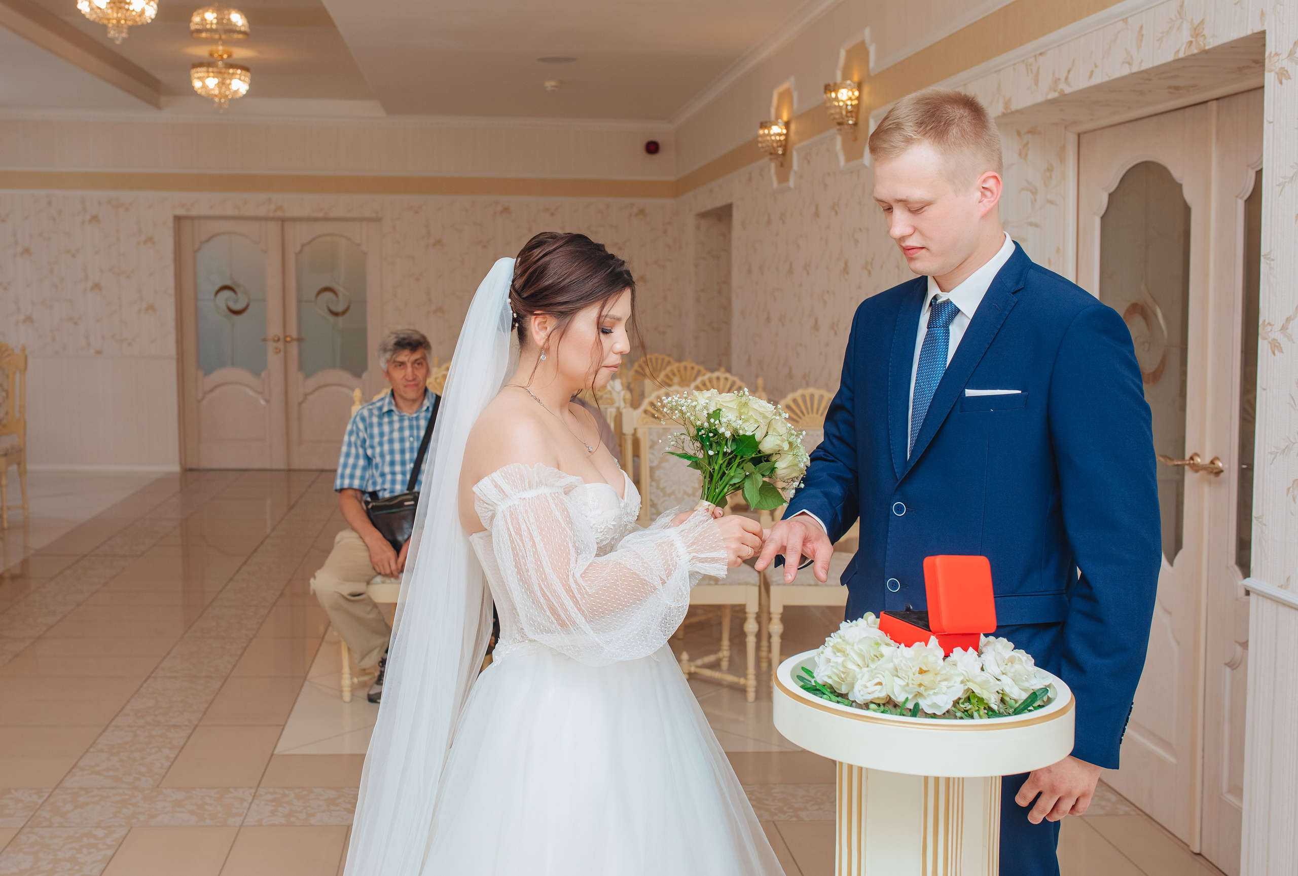 Василиса и Дмитрий. Прогулка в Пенатах. Свадебный и семейный фотограф в Санкт-Петербурге и Сестрорецке