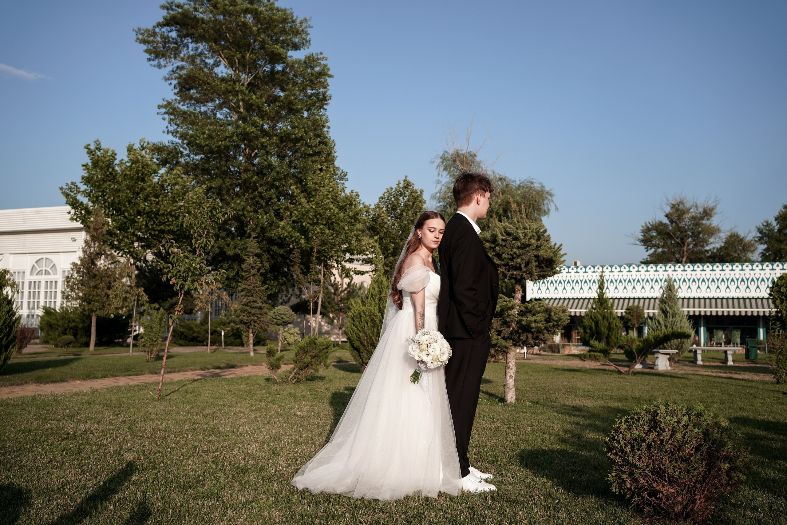 Свадебная фотосессия на территории ресторана «Донские Зори». Фотограф Алёна Чёботова. Свадебный фотограф в Ростове-на-Дону. Таинство Крещения и Венчания, семейные фотосессии. Алёна Чёботова